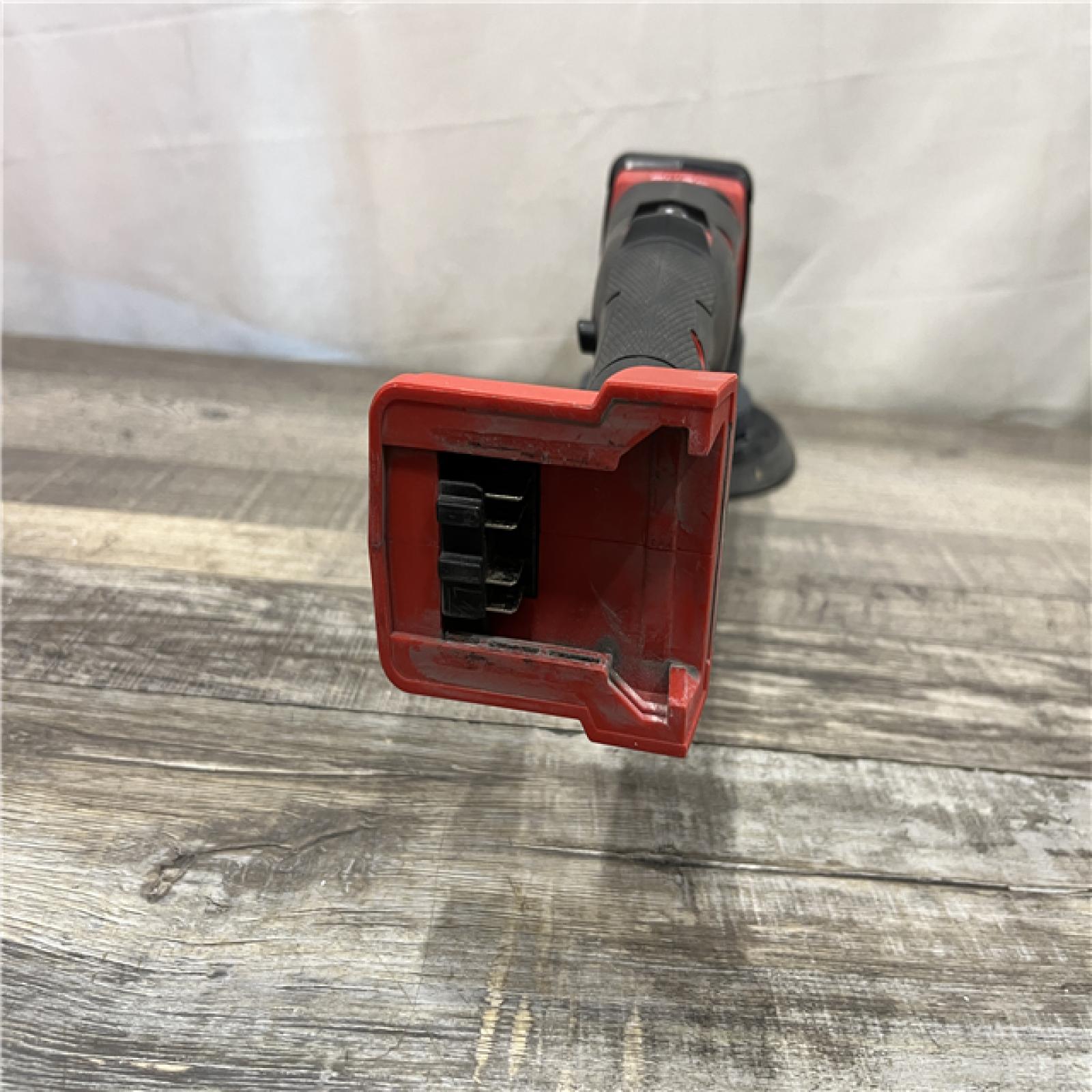 AS-IS Milwaukee FUEL18V Lithium-Ion Brushless Cordless 21MM DA Polisher (Tool-Only)