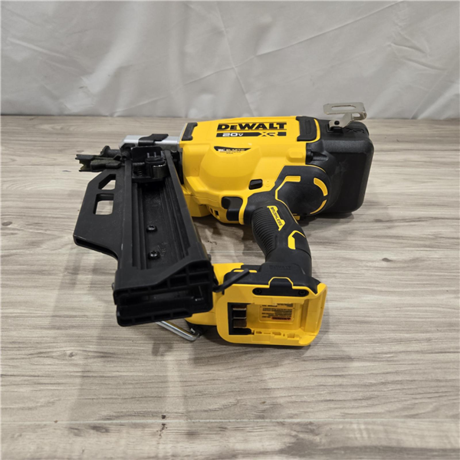 AS-IS DEWALT 20-Volt 21° Cordless Framing Nailer (Tool-Only)