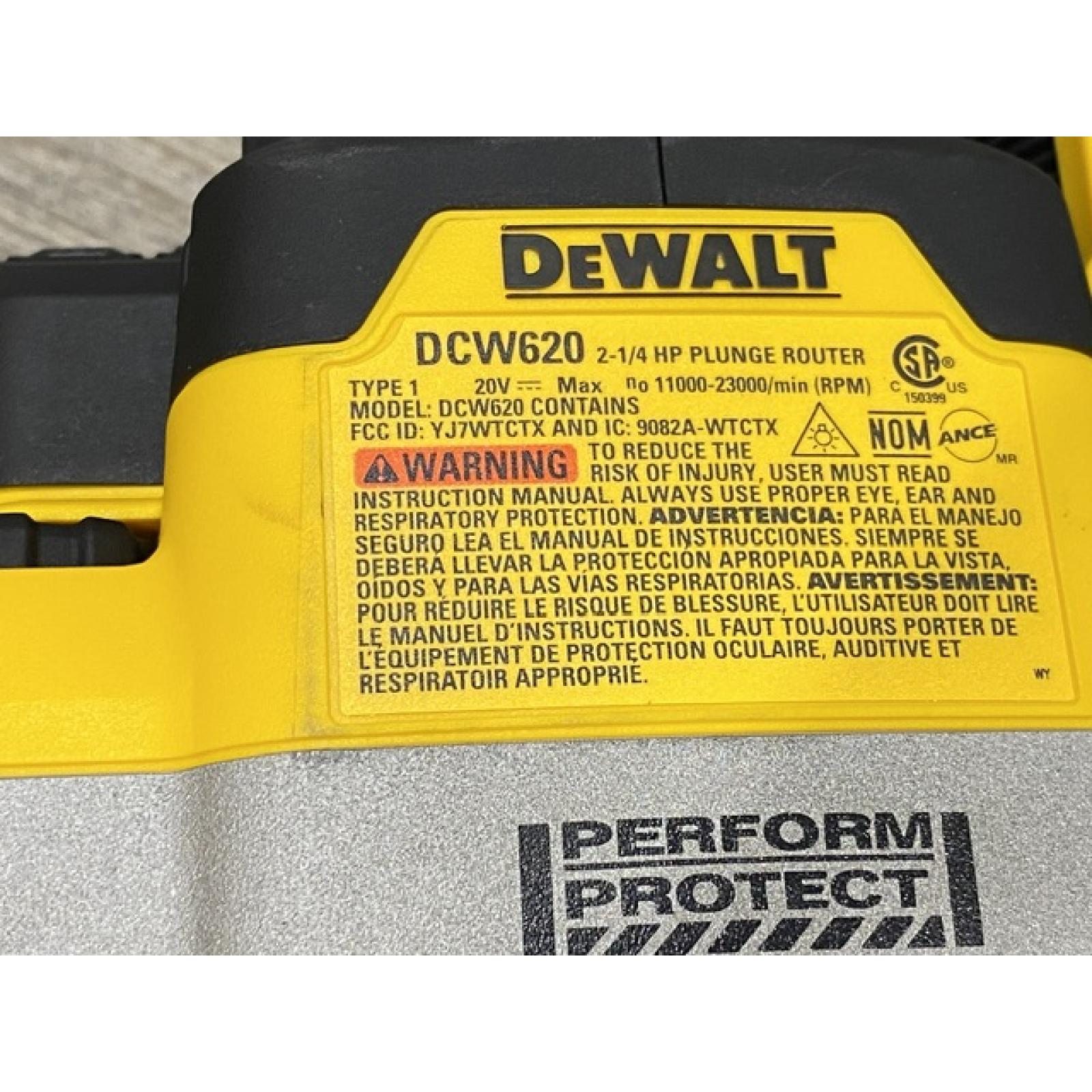 LIKE NEW - DEWALT 20V MAX XR 2-1/4 Peak HP Brushless Cordless Plunge Router (Tool Only)