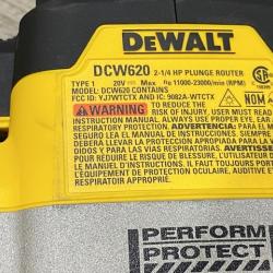 LIKE NEW - DEWALT 20V MAX XR 2-1/4 Peak HP Brushless Cordless Plunge Router (Tool Only)