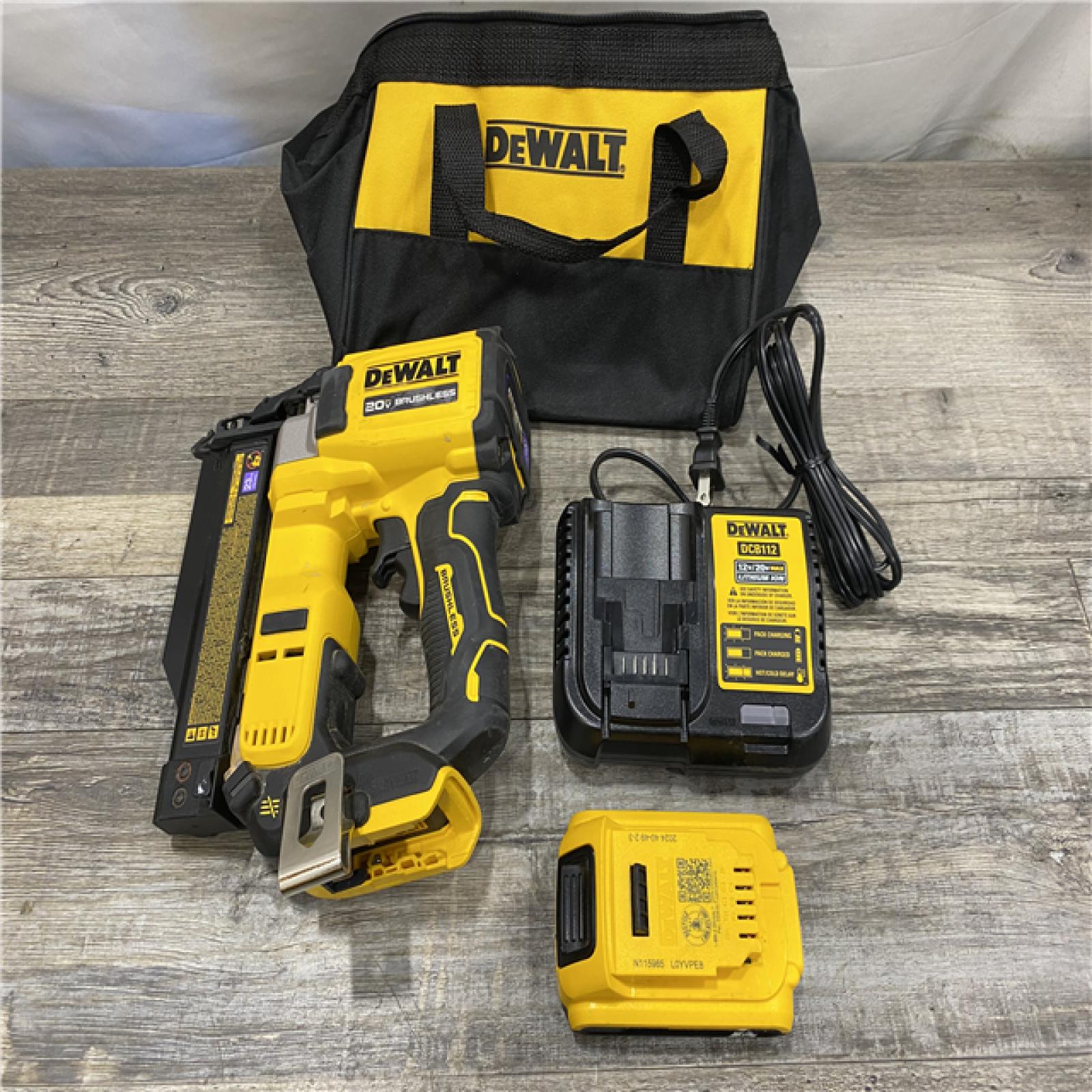 AS-IS DEWALT ATOMIC 20V MAX Lithium Ion Cordless 23 Gauge Pin Nailer Kit