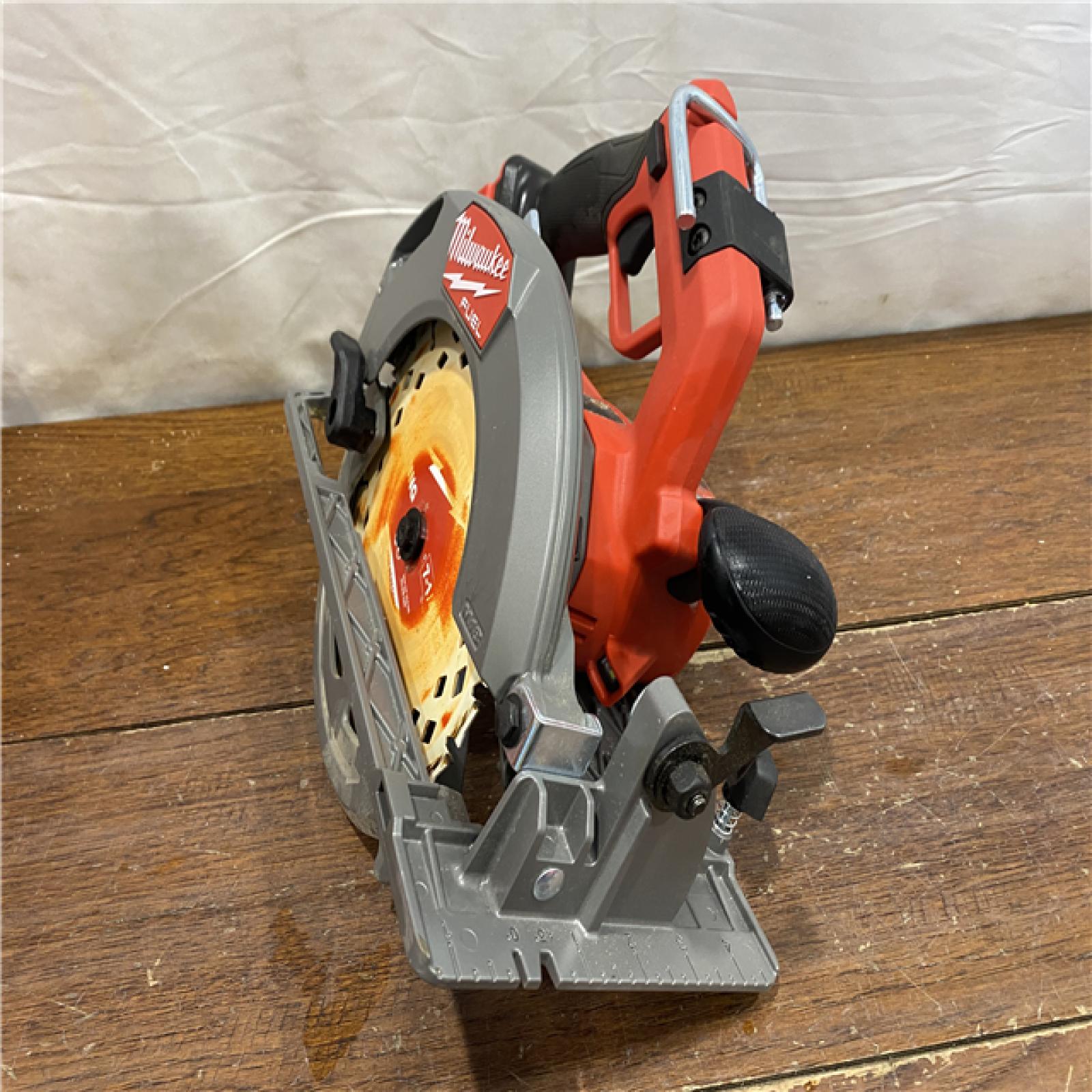 AS-IS Milwaukee Tools M18 FUEL 7-1/4 Circular Saw (Tool Only) 2834-20
