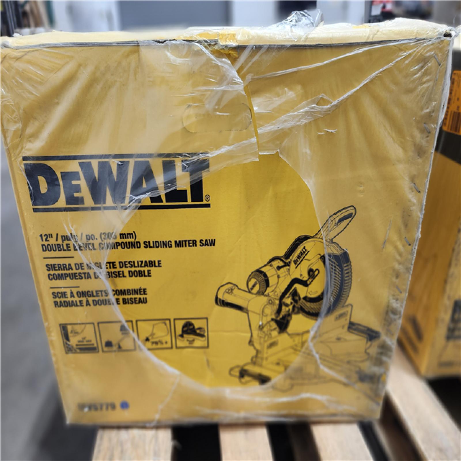 NEW- DeWalt 15 Amps 12 in. Corded Dual-Bevel Sliding Compound Miter Saw