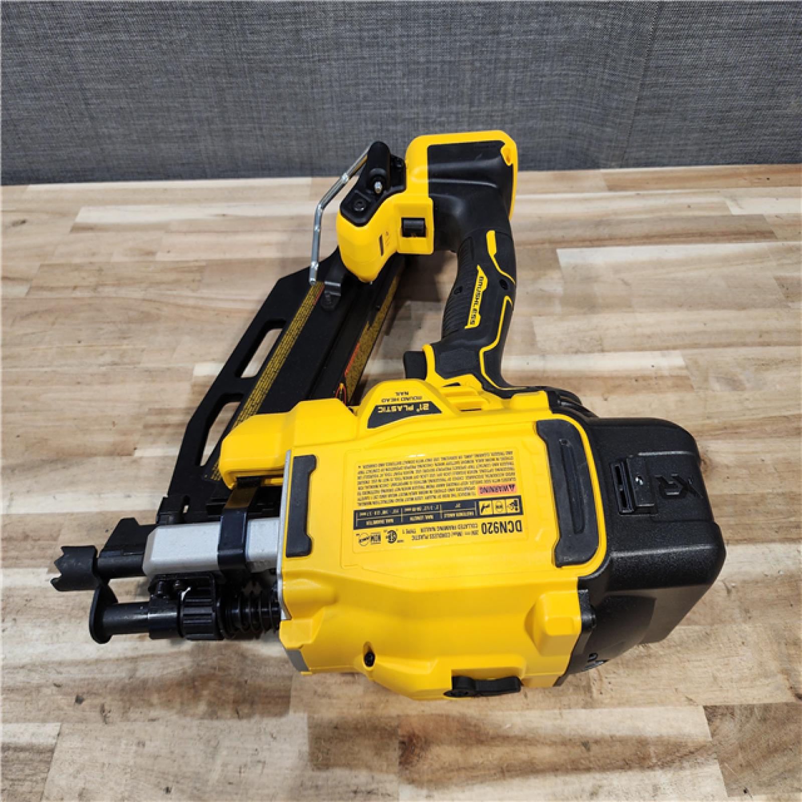 HOUSTON LOCATION - AS-IS (APPEARS LIKE NEW) DEWALT 20-Volt 21° Cordless Framing Nailer (Tool-Only)