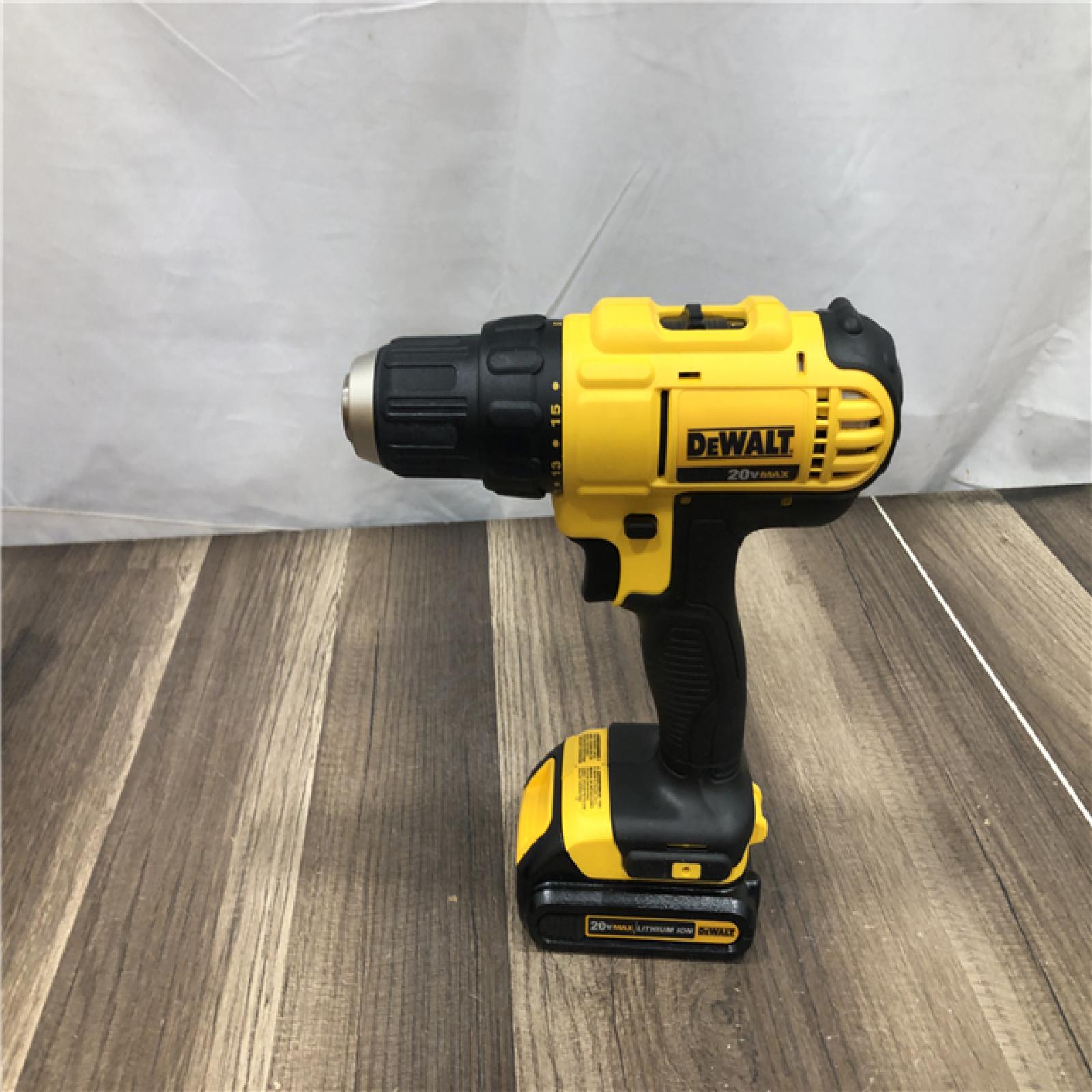 AS-IS DEWALT 20V MAX Cordless 1/2 in. Drill/Driver Kit