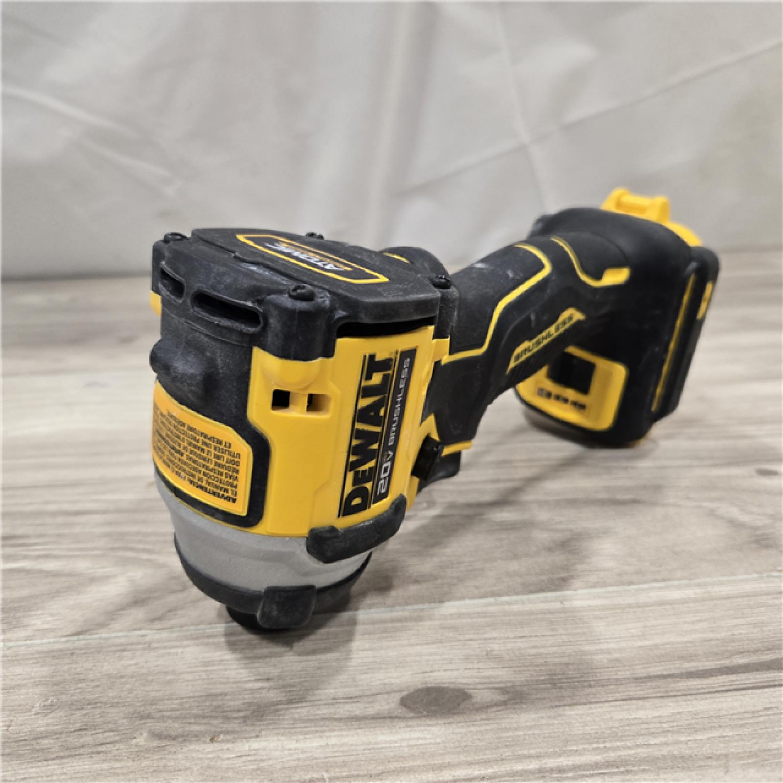 AS-IS DeWalt 20V MAX ATOMIC 1/4 in. Cordless 3-Speed Impact Driver Kit