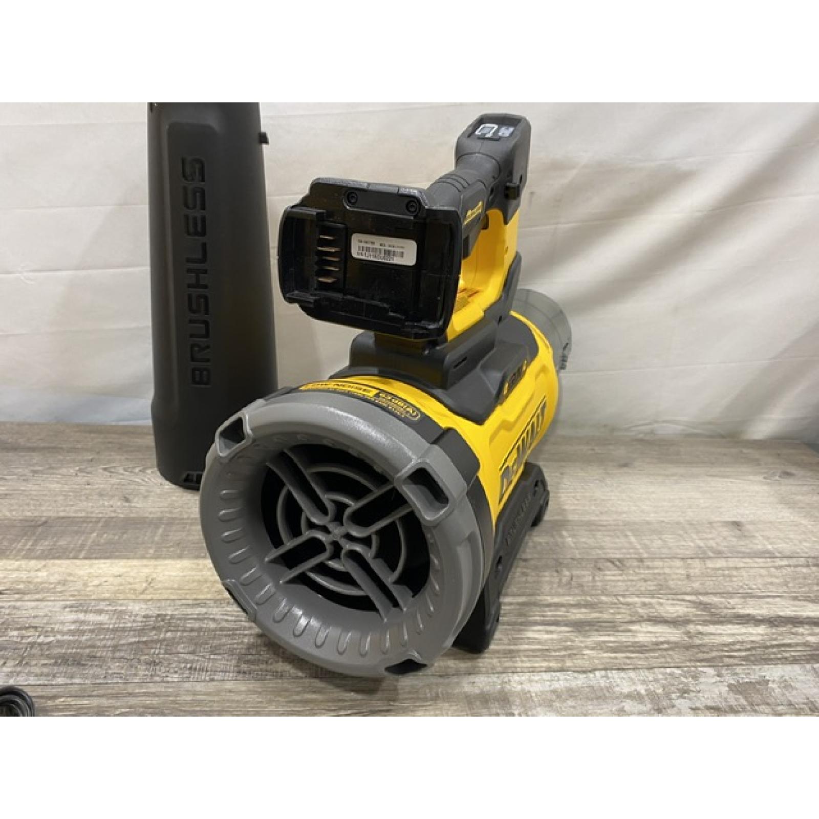AS-IS DEWALT FLEXVOLT 60V MAX 160 MPH 760 CFM Brushless Cordless Axial Blower Kit