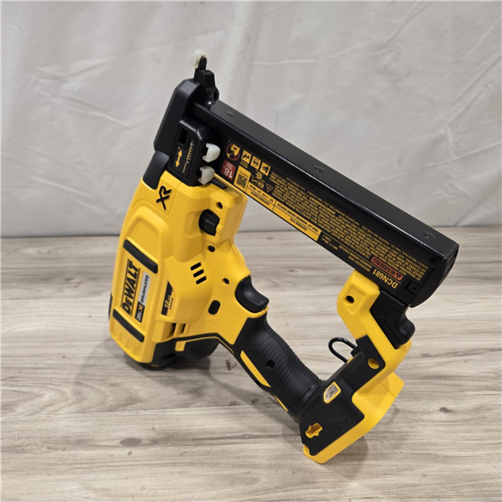 AS-IS DEWALT Cordless 18-Gauge Narrow Crown Stapler (Tool Only)