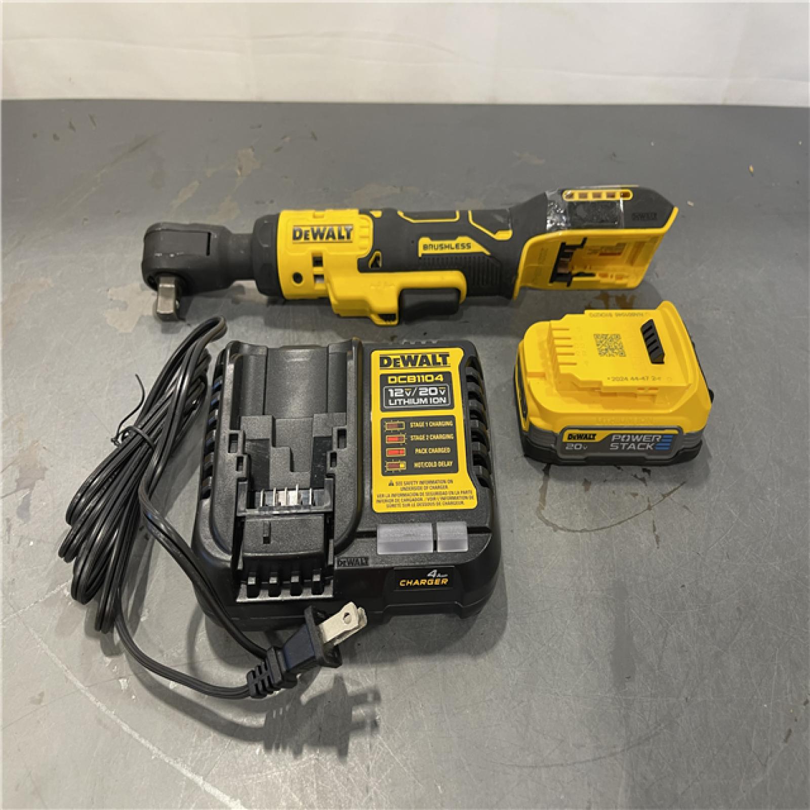 AS-IS - DeWalt ATOMIC 20V MAX Lithium-Ion 1/2 in. Cordless Ratchet Kit