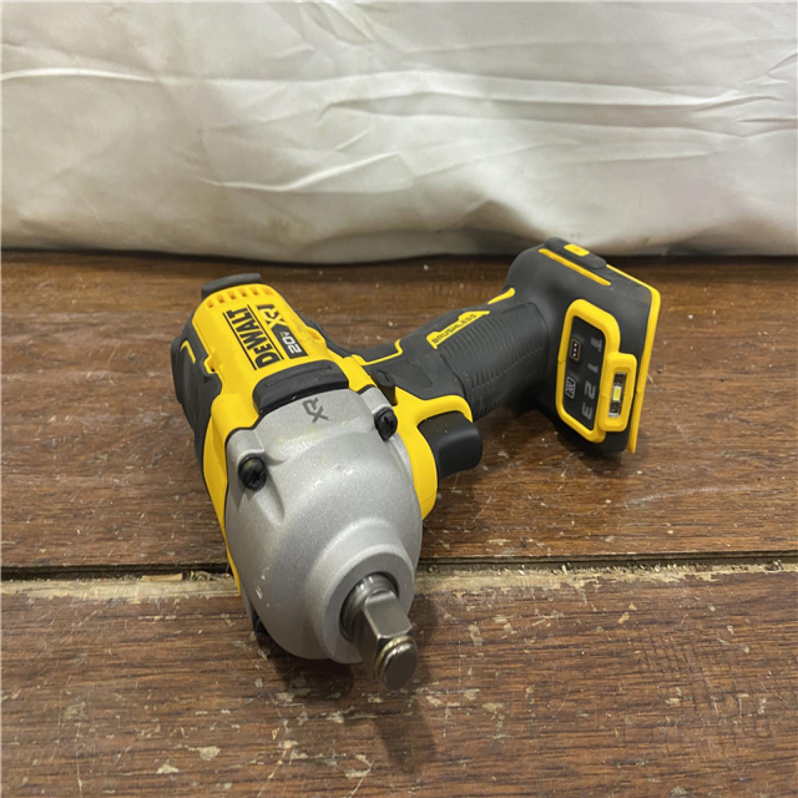 AS-IS Dewalt 20v Max 1/2  Mid-range Impact Wrench  Hog Ring  Tool Only (dcf891b)