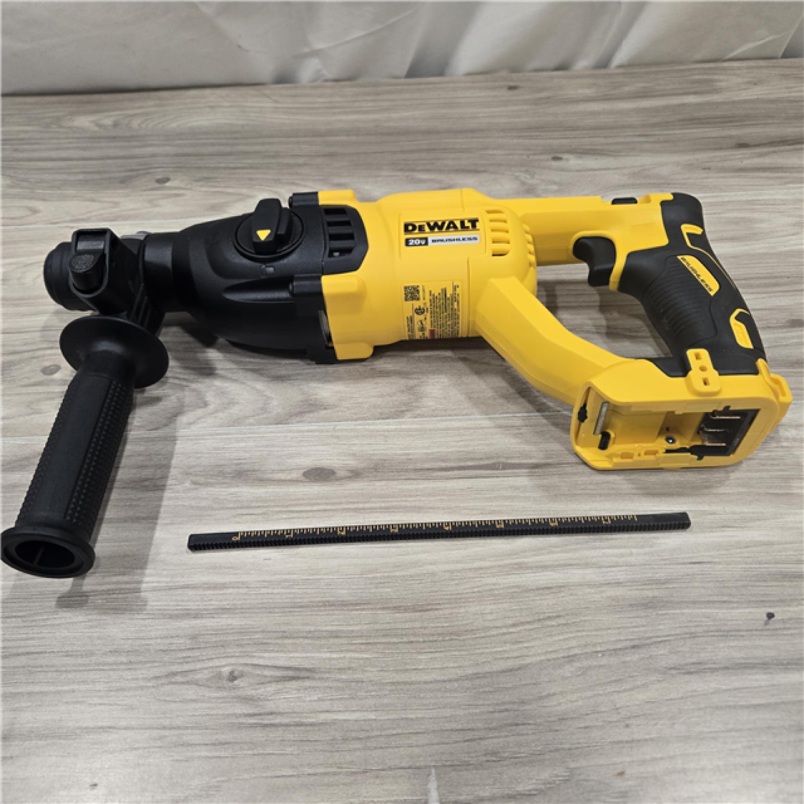 AS-IS DeWalt 20v MAX Cordless Rotary Hammer Drill (Tool-Only) DCH133