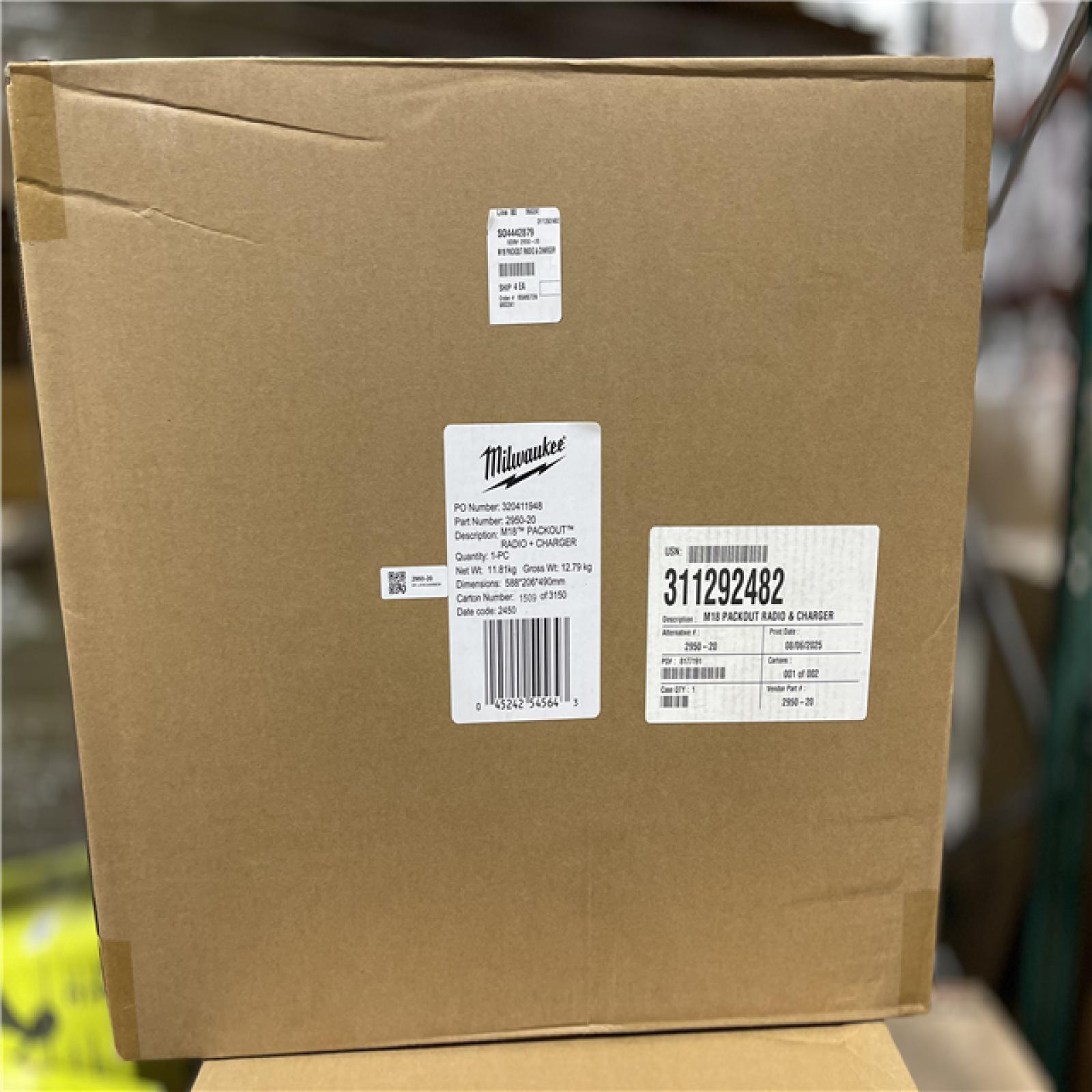 NEW!- MILWAUKEE M18 PACKOUT RADIO AND CHARGER