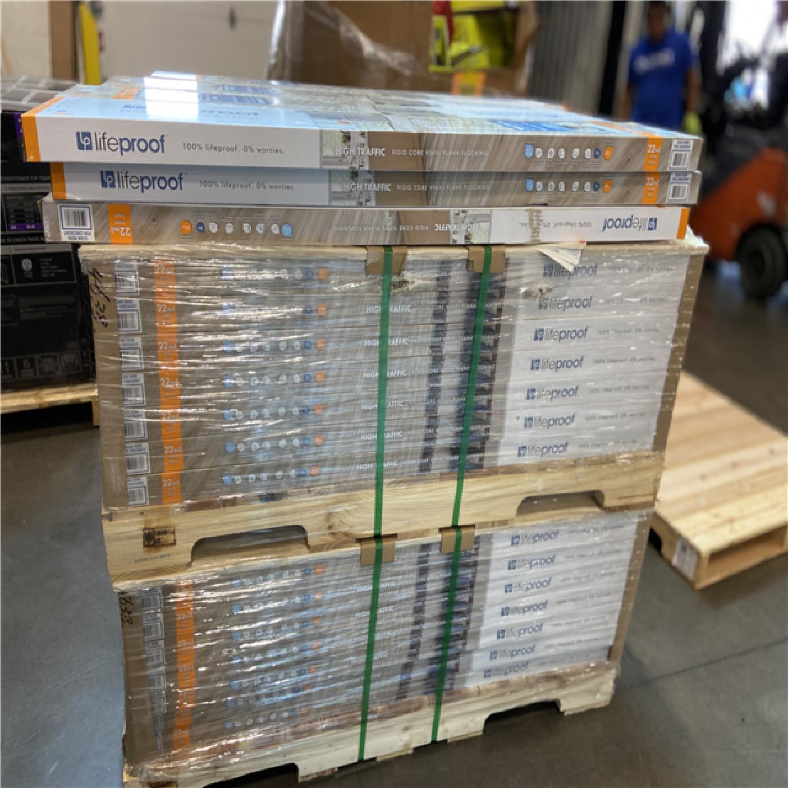 DALLAS LOCATION - Lifeproof Webb Creek Hickory 22 MIL x 8.7 in. W x 48 in. L Click Lock Waterproof Luxury Vinyl Plank Flooring (20.1 sq. ft./Case) (68 UNITS)