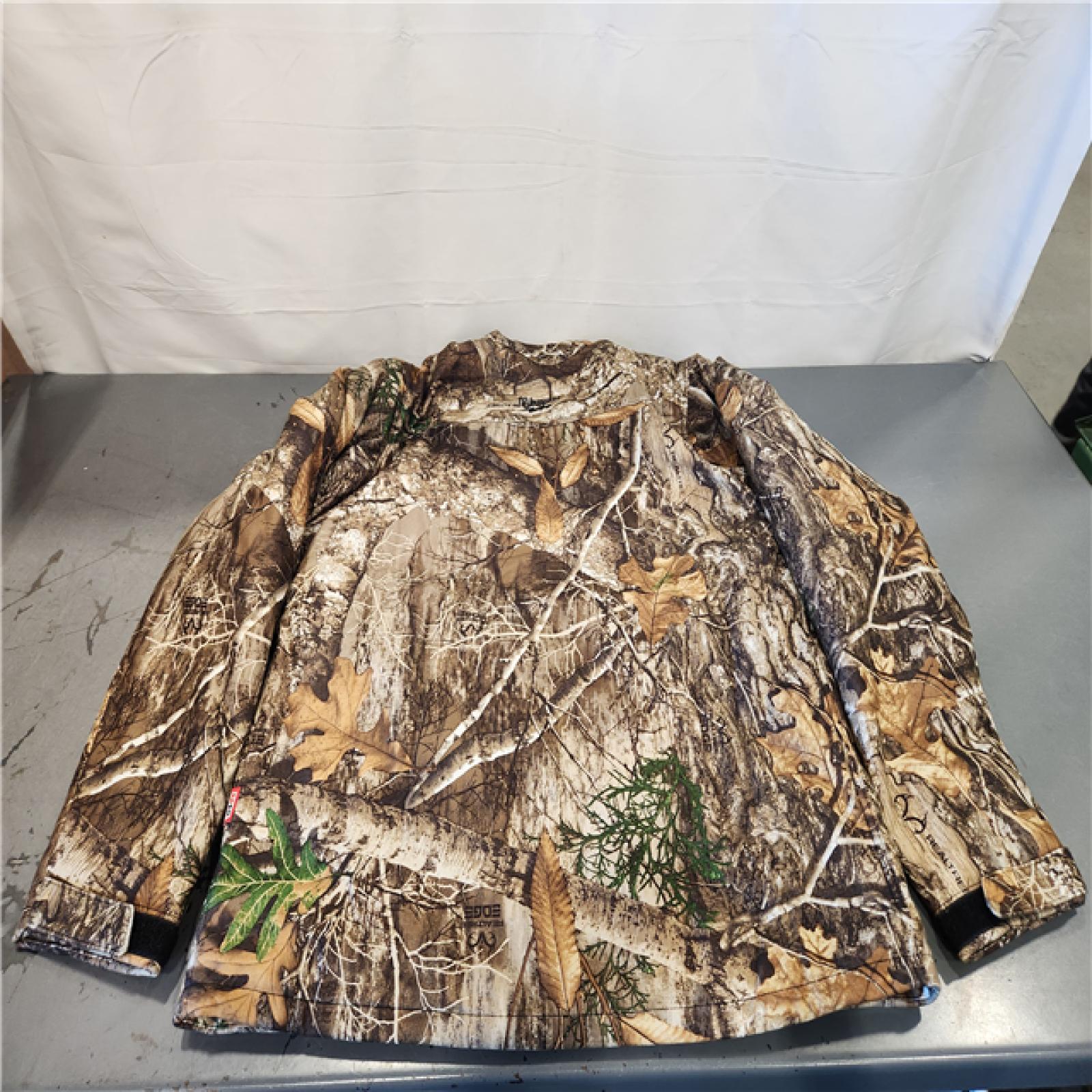 AS-IS- Milwaukee L Unisex Heated Jacket Kit Brown/Camo