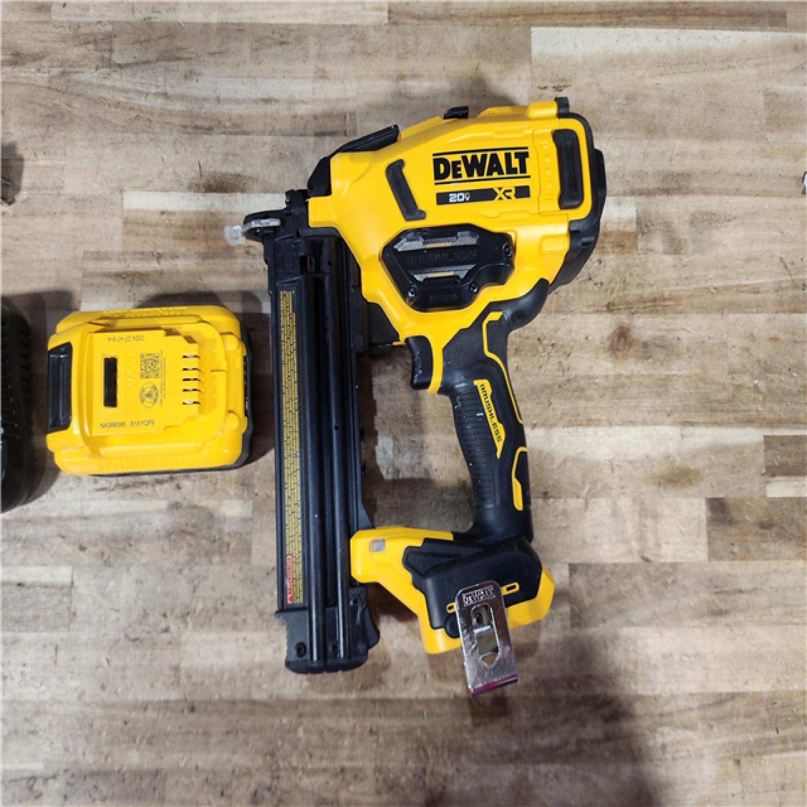 HOUSTON LOCATION - AS - IS 20V MAX XR 18 Gauge Cordless Brad Nailer W/ BATTERY & CHARGER