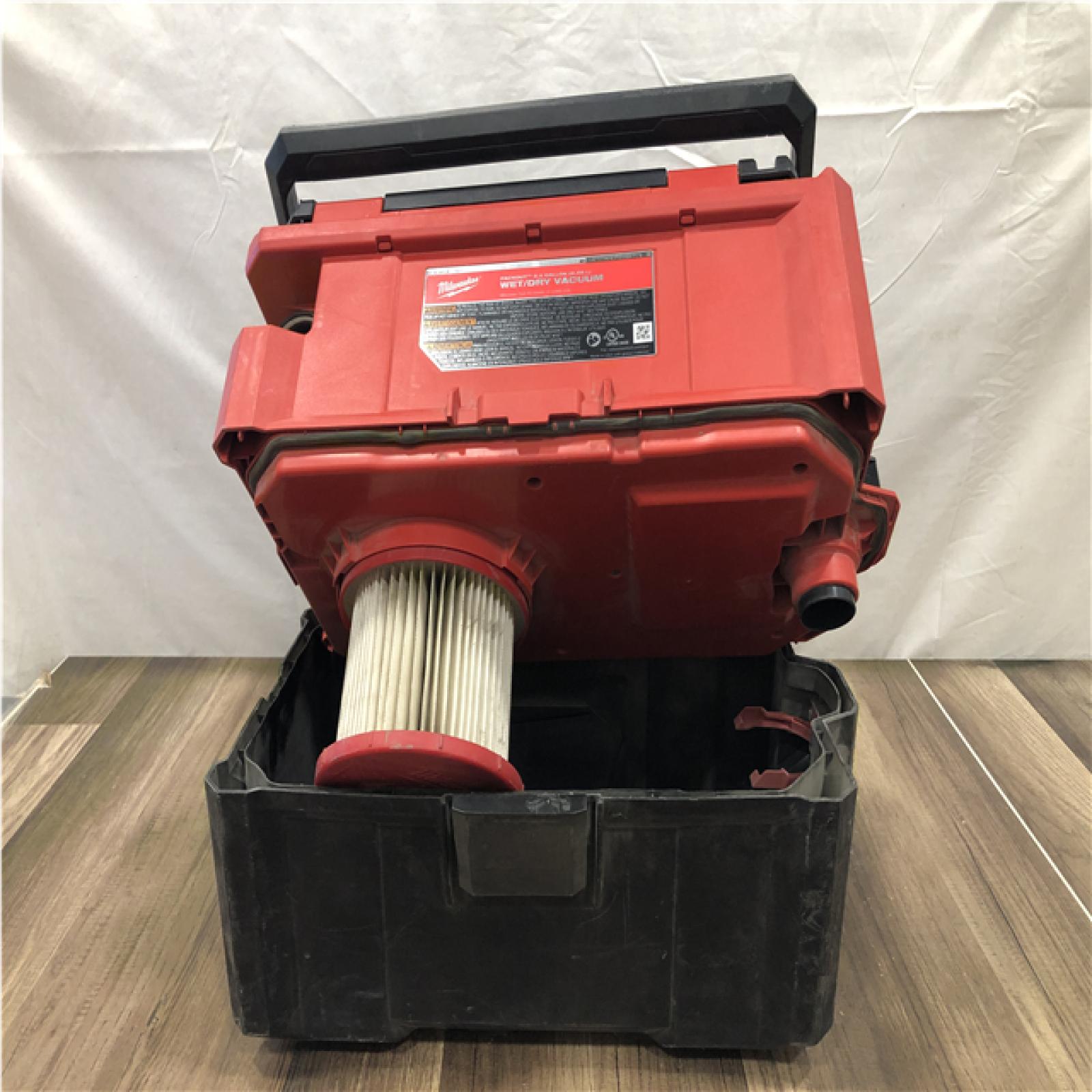 AS-IS  Milwaukee FUEL PACKOUT 18-Volt Lithium-Ion Cordless 2.5 Gal. Wet/Dry Vacuum (Vacuum-Only)