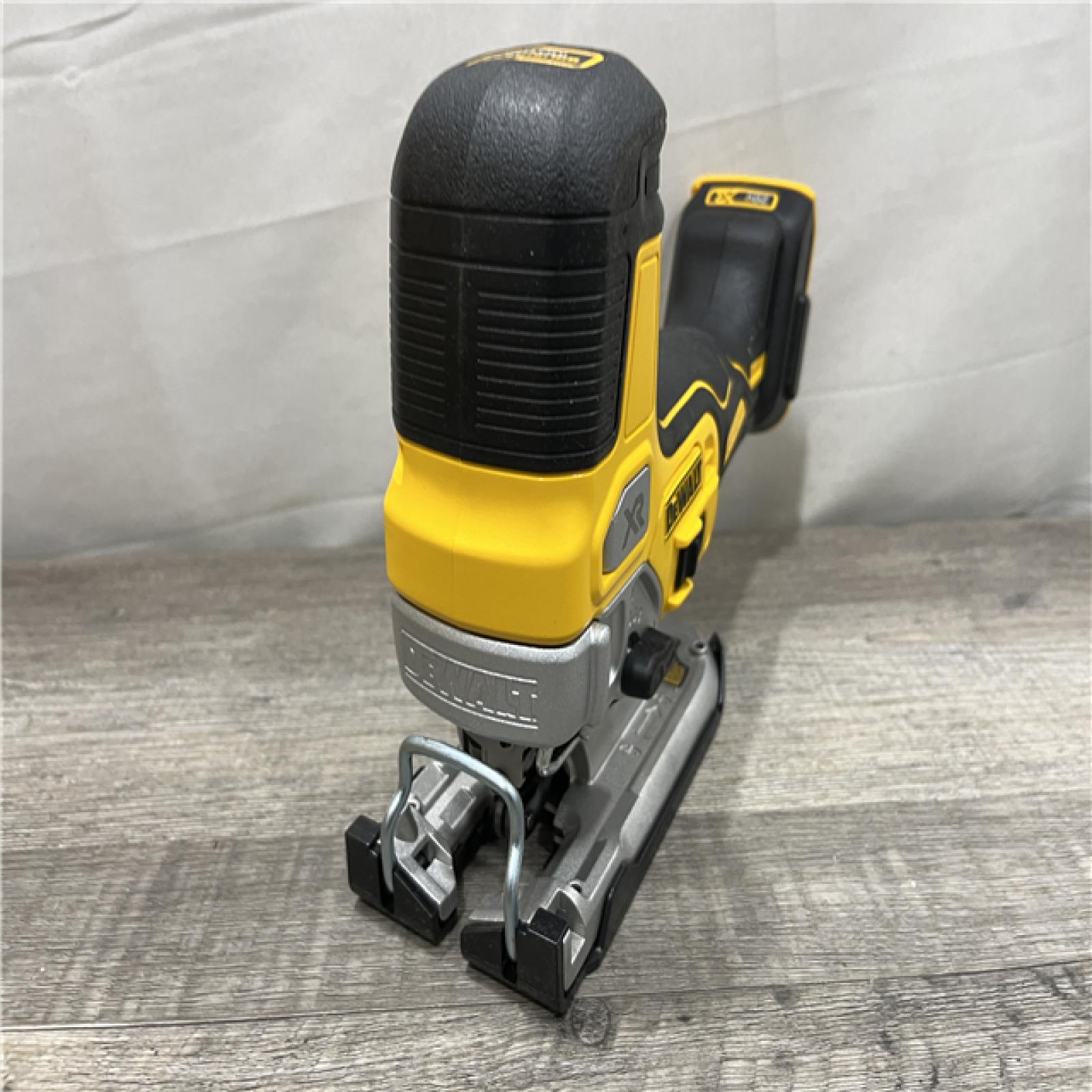 AS-IS DEWALT 20V MAX XR Cordless Barrel Grip Jigsaw (Tool Only)