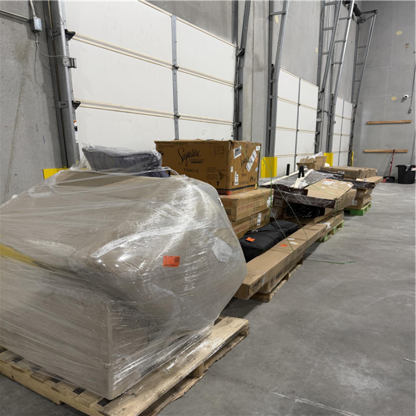 Atlanta Location AS-IS Outdoor Furniture and More (14 Pallets) 4278-B