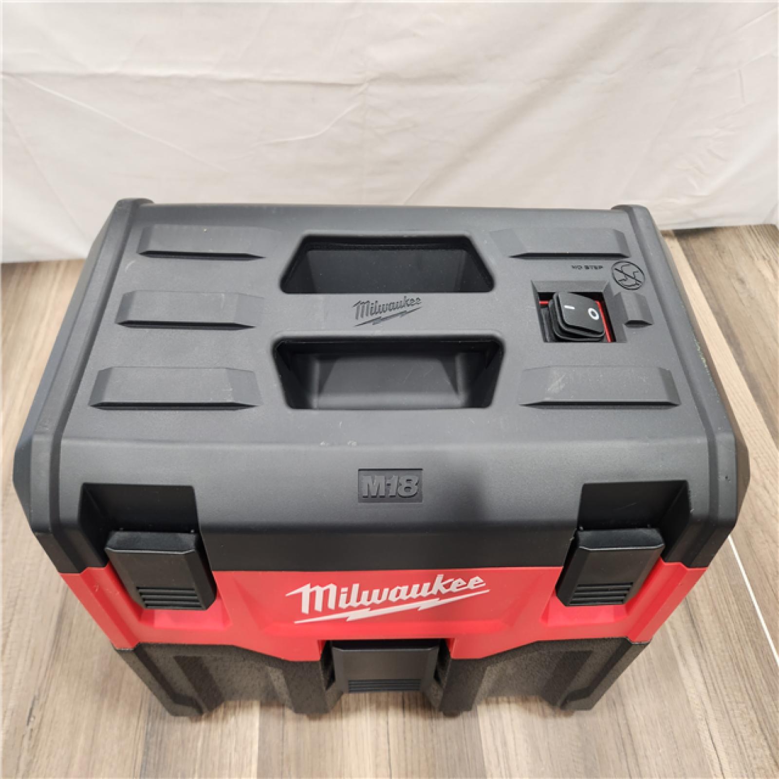 AS-IS- Milwaukee M18 Vacuum 2Gal Hose Access (Tool-Only)