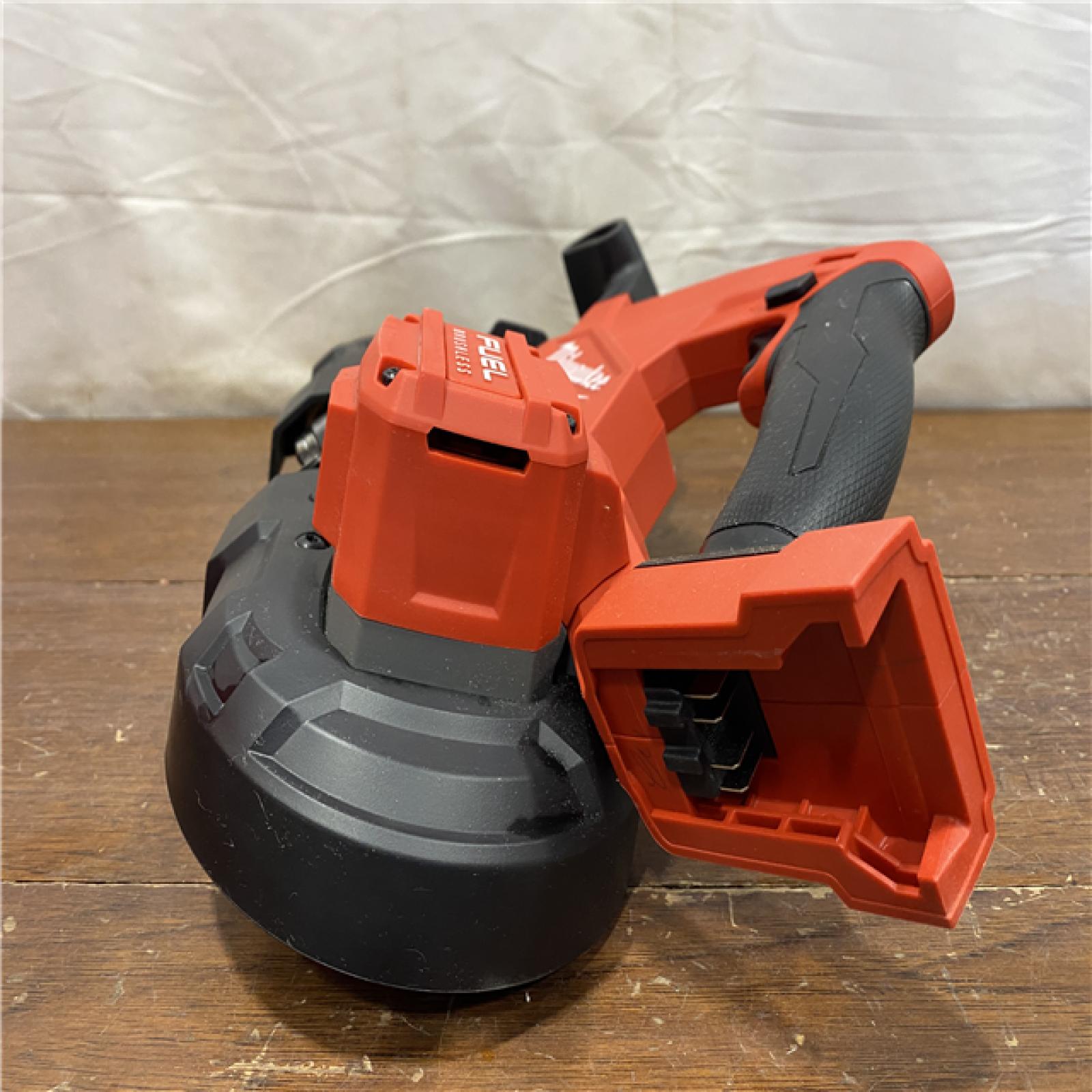 AS-IS Milwaukee M18 FUEL Compact Band Saw