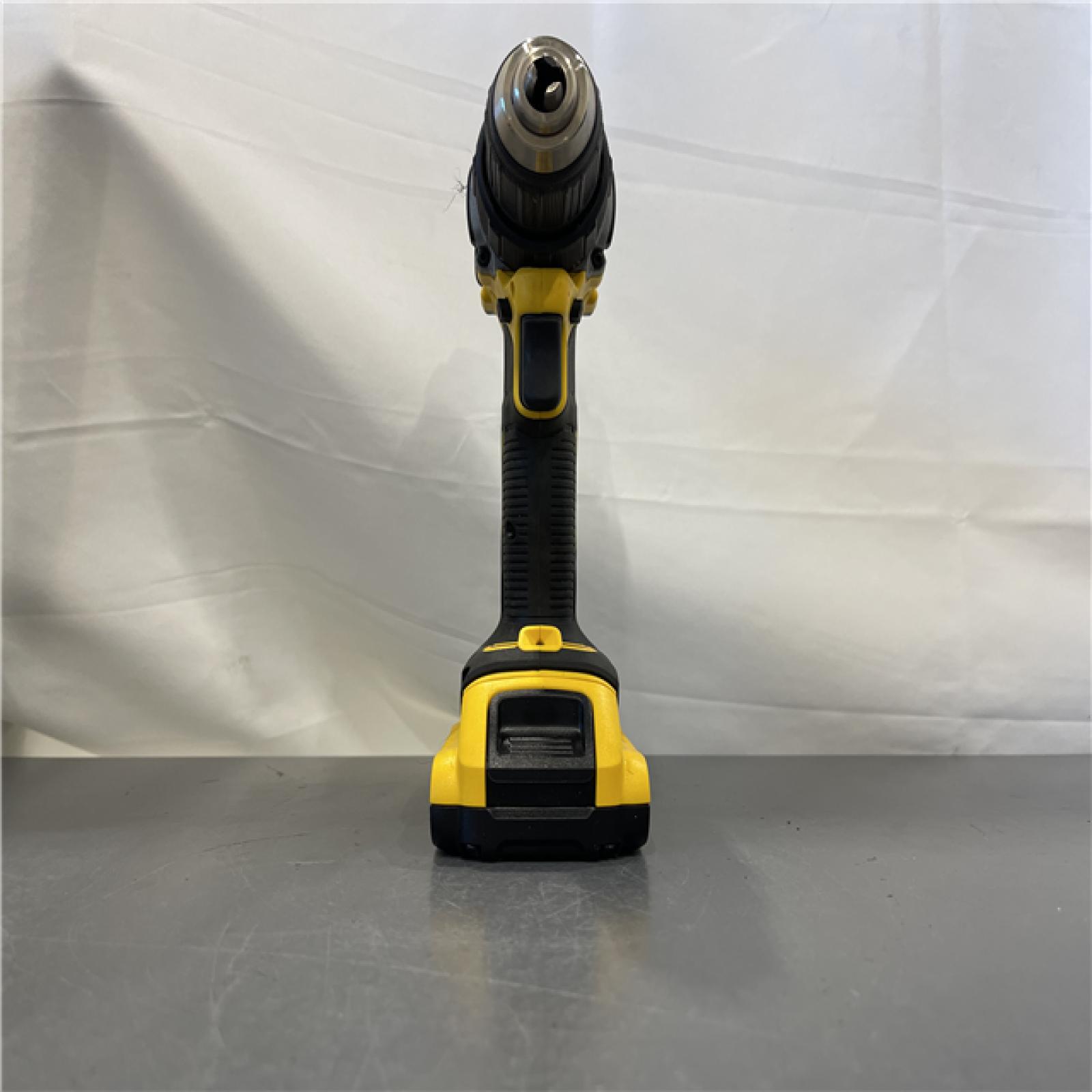 AS-IS - DEWALT ATOMIC COMPACT SERIES 20V MAX* Brushless Cordless 1/2 Drill/Driver Kit