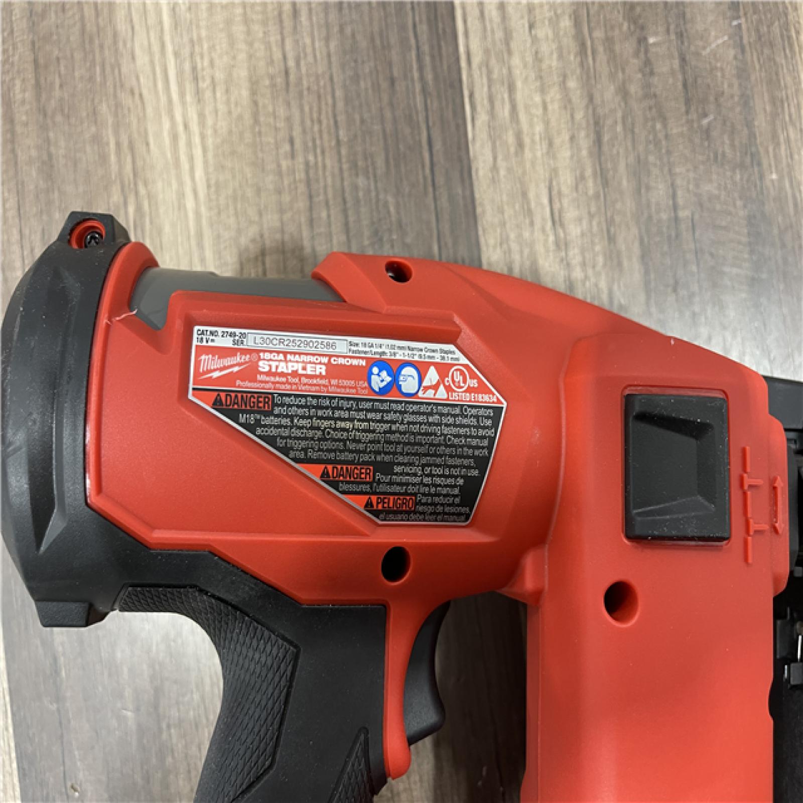 AS-IS Milwaukee FUEL 18-Volt Lithium-Ion Brushless Cordless 18-Gauge 1/4 in. Narrow Crown Stapler (Tool-Only)