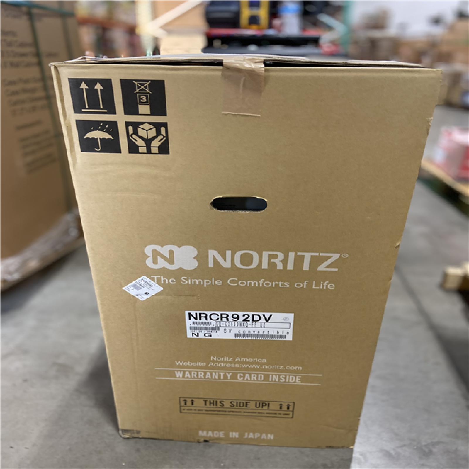 DALLAS LOCATION - 9.2 GPM Residential Indoor/Outdoor Built-In Recirculation Pump  Natural Gas Tank