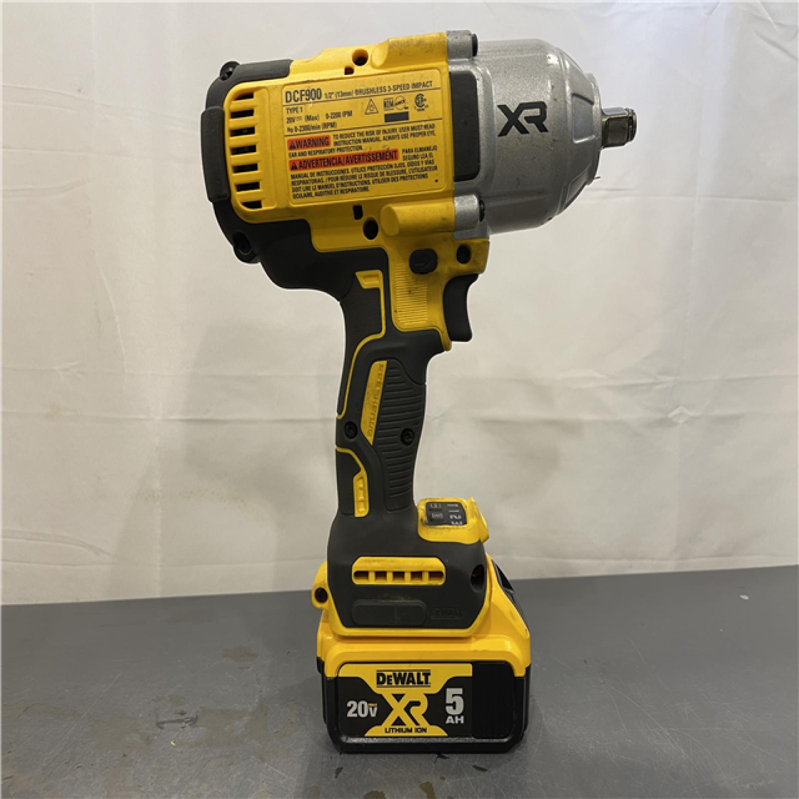 AS-IS - Dewalt 20V MAX Lithium-Ion Cordless 1/2 in. Impact Wrench Kit