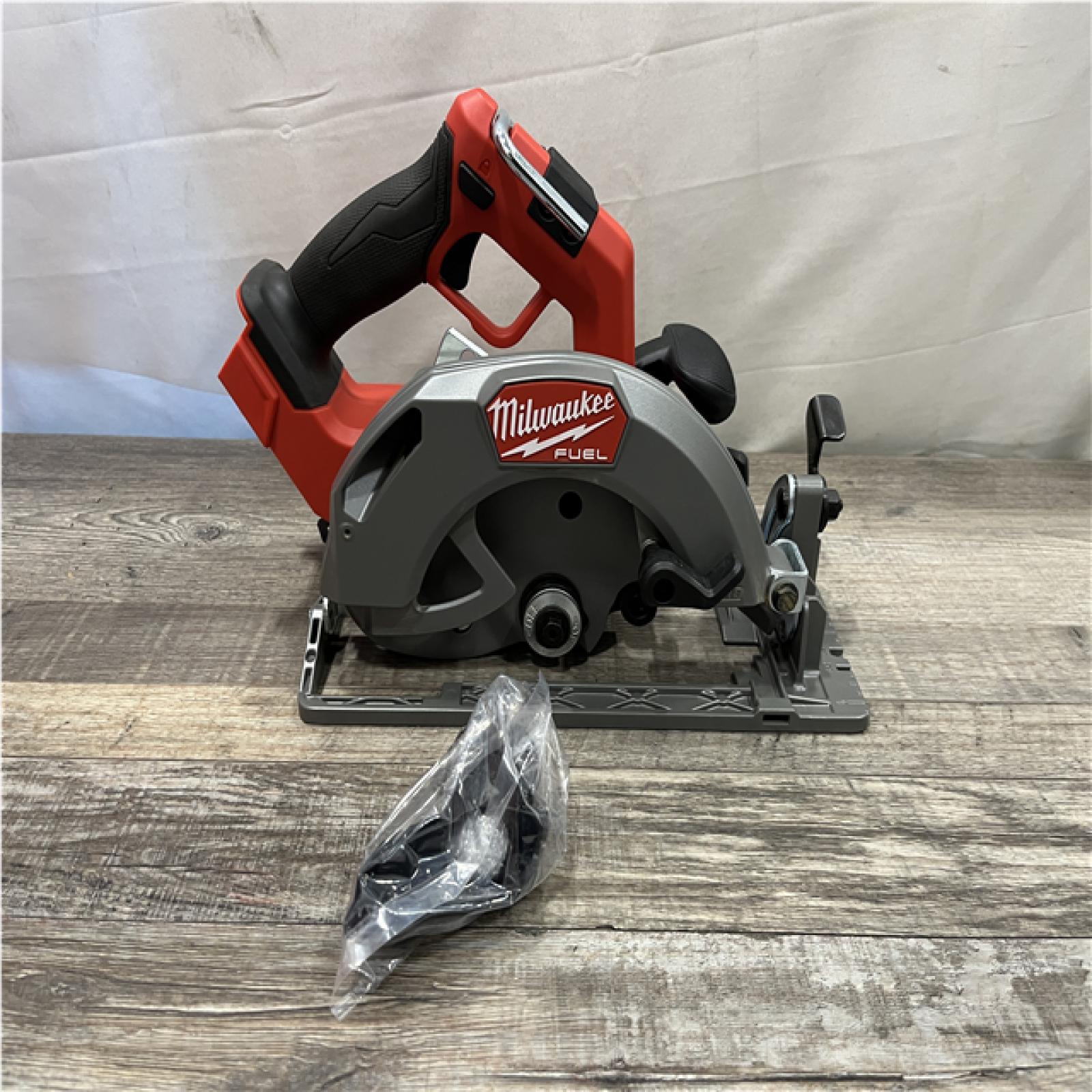 AS-IS Milwaukee FUEL 18V Lithium-Ion Brushless Cordless 7-1/4 in. Circular Saw (Tool-Only)