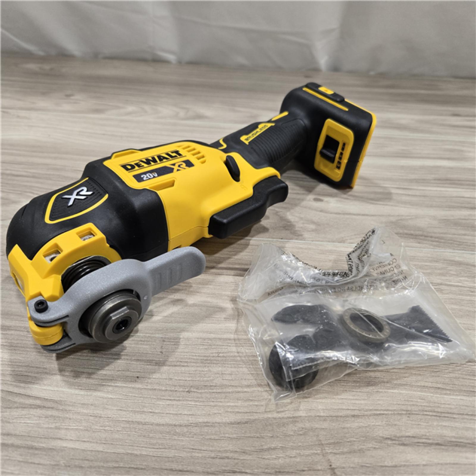 LIKE NEW! - DEWALT 20V MAX XR Cordless Oscillating Multi-Tool DCS356B