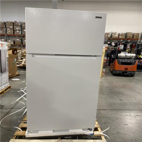 DALLAS LOCATION - Vissani 18 cu. ft. Top Freezer Refrigerator DOE in White