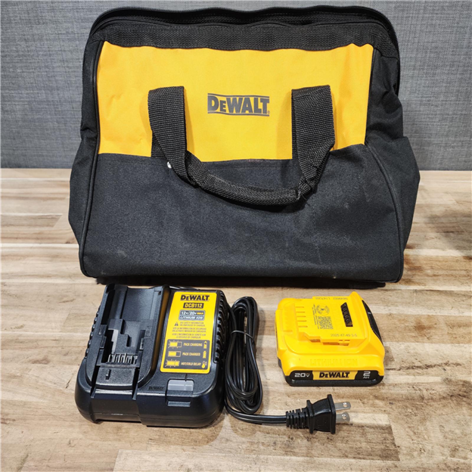 HOUSTON LOCATION - AS-IS DEWALT 20V MAX XR Lithium-Ion Cordless 2-1/2 in. 15-Gauge Finish Nailer Kit