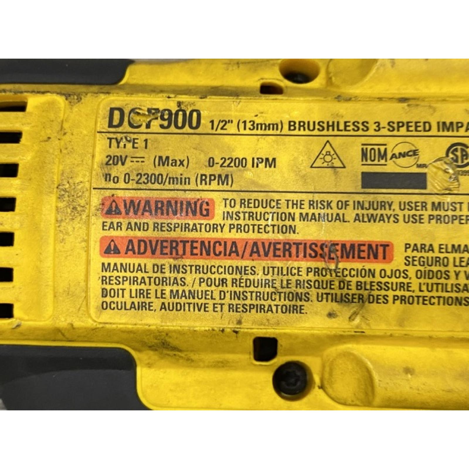 AS-IS DEWALT 20V MAX Lithium-Ion Cordless 1/2 in. Impact Wrench Kit