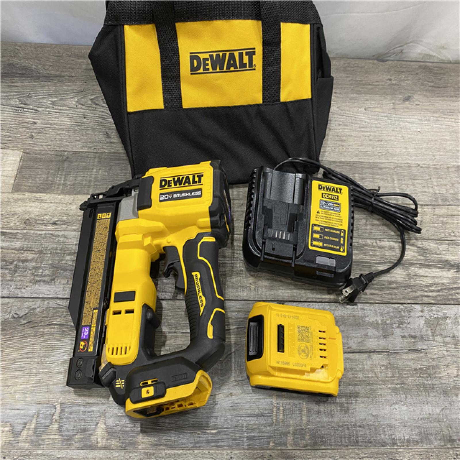 AS-IS DEWALT ATOMIC 20V MAX Lithium Ion Cordless 23 Gauge Pin Nailer Kit