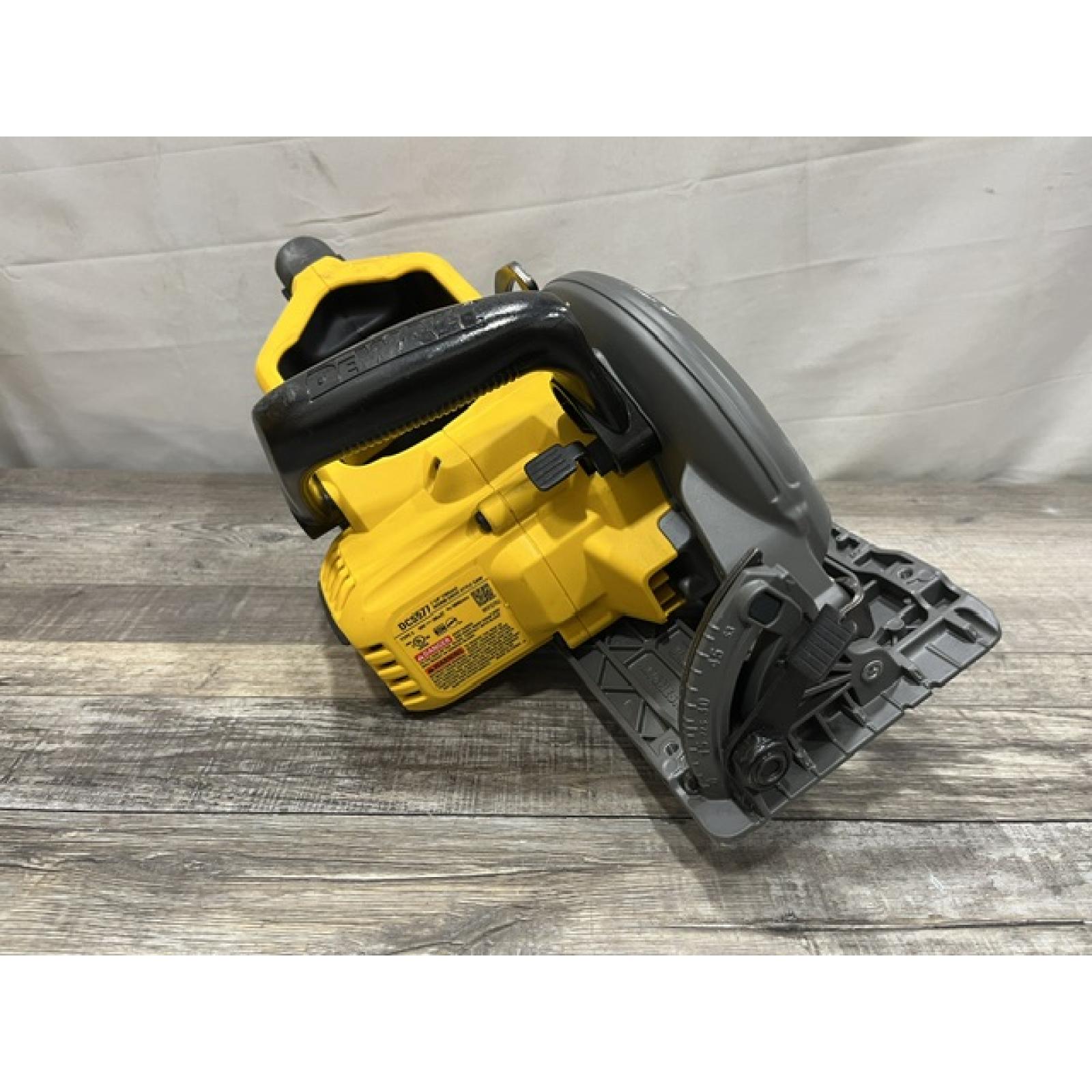 AS-IS DEWALT FLEXVOLT 60V MAX Cordless Brushless 7-1/4 in. Wormdrive Style Circular Saw (Tool Only)