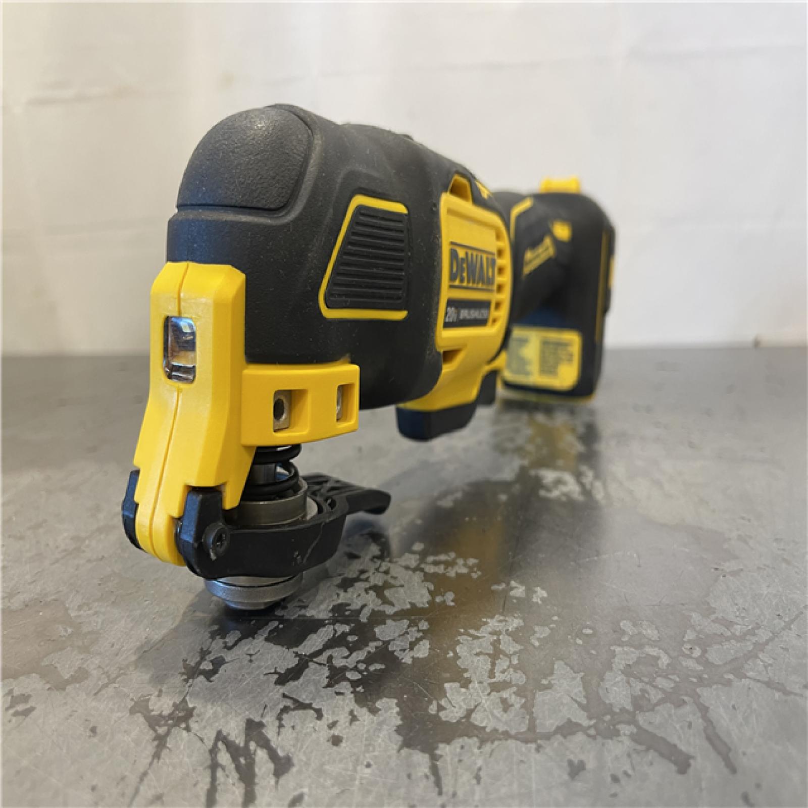 AS-IS - DEWALT ATOMIC 20V MAX Cordless Brushless Oscillating Multi Tool