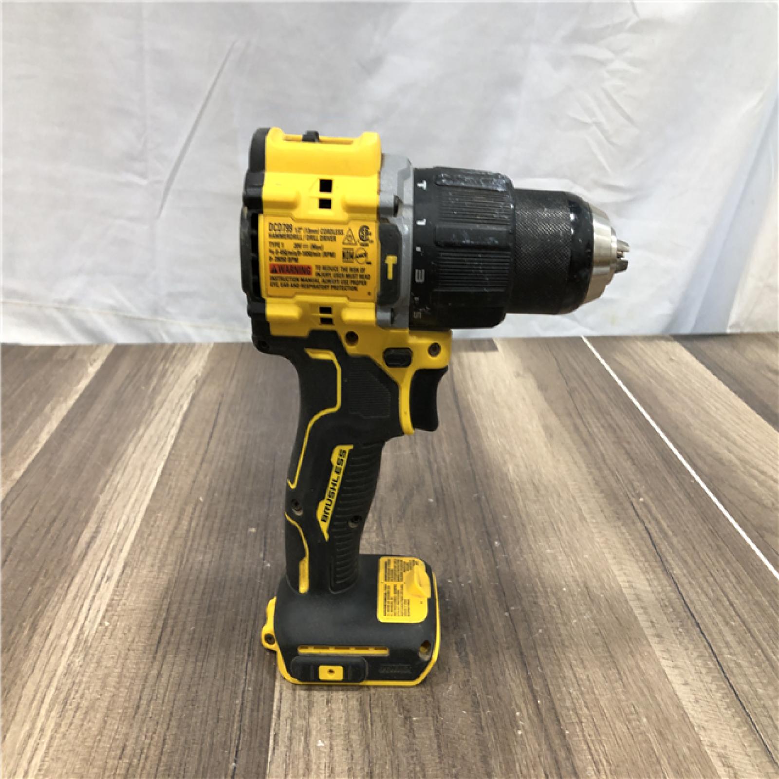 AS-IS DEWALT ATOMIC 20V Lithium-Ion Cordless 1/2 in. Hammer Drill Kit