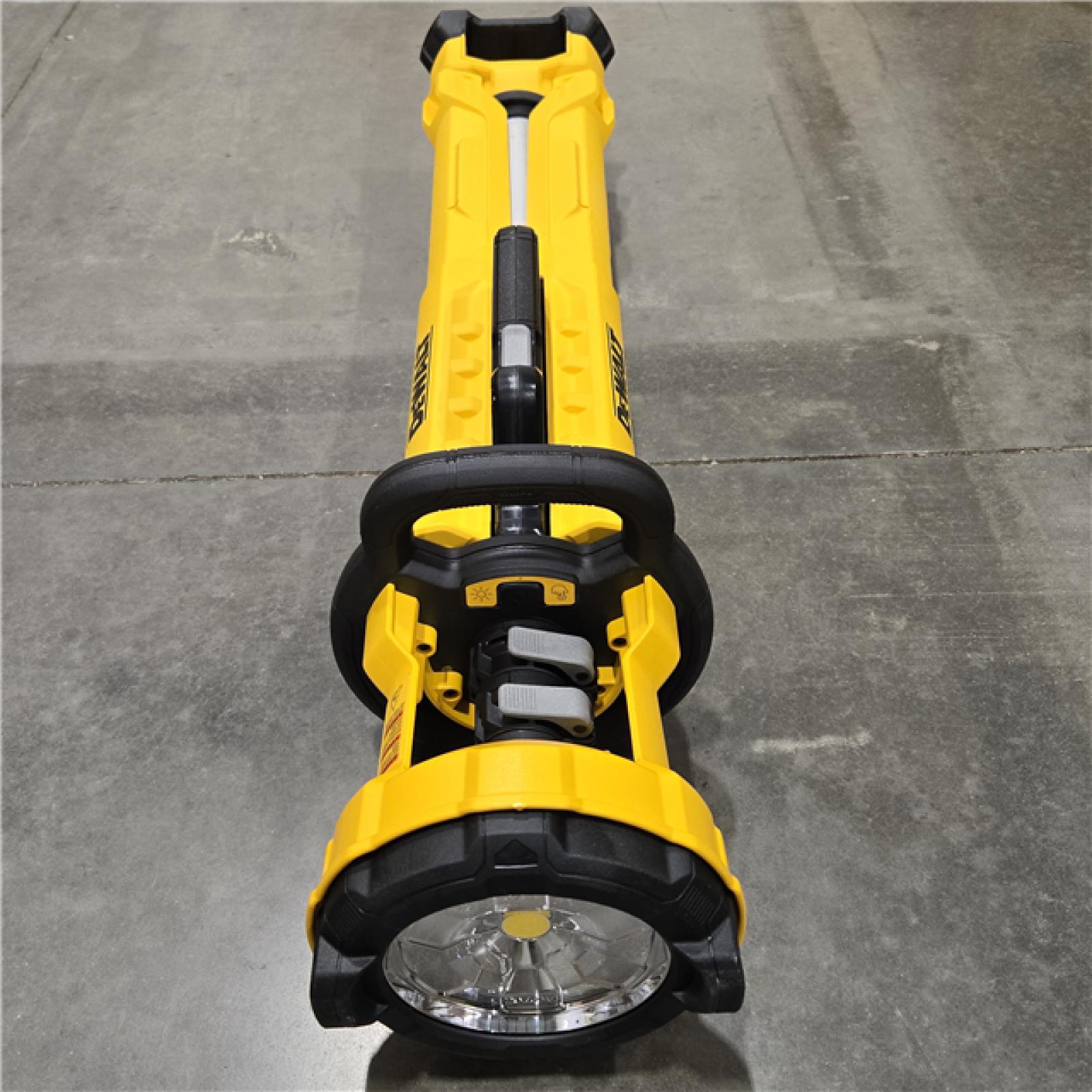 LIKE NEW! - DEWALT DCL079B LED Tripod Light, 20V MAX