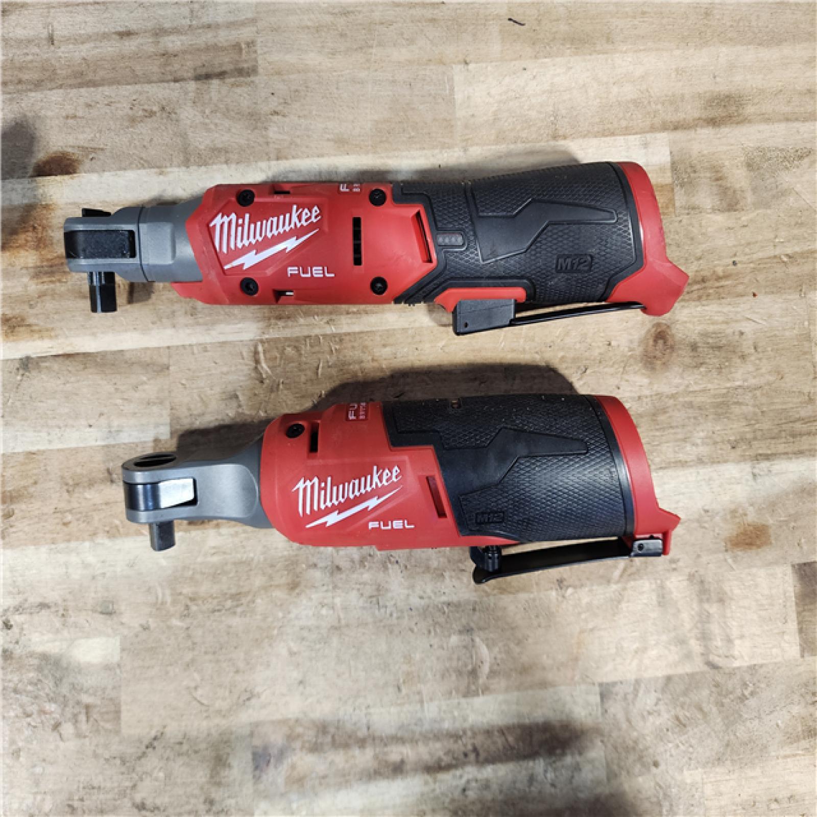 HOUSTON LOCATION - AS-IS Milwaukee 2 Tool Combo Kit W/ (2) Battery & Charger