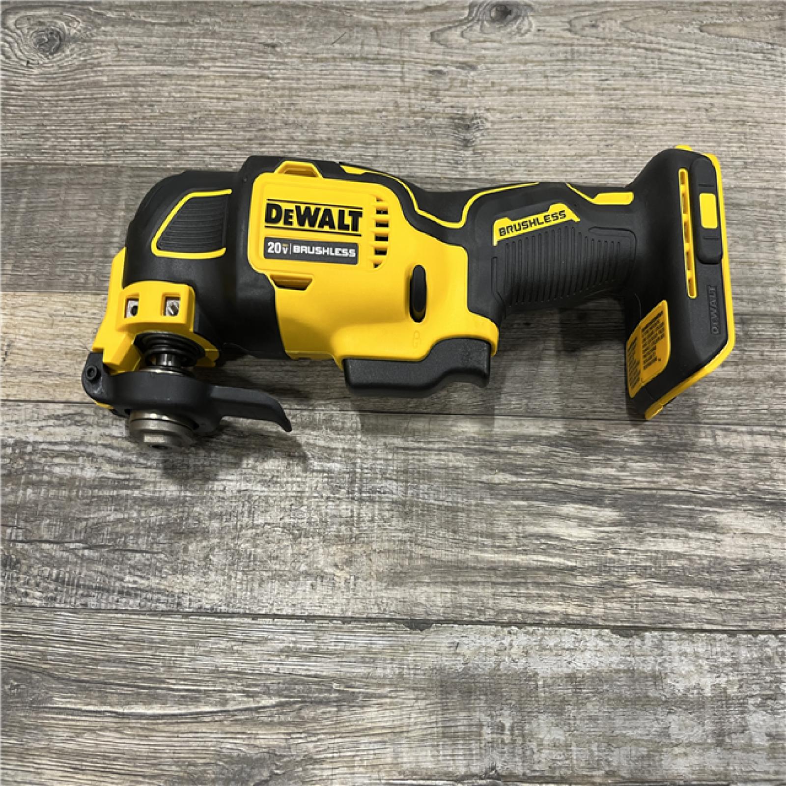 AS-IS DEWALT ATOMIC 20V MAX Cordless Brushless Oscillating Multi Tool Kit