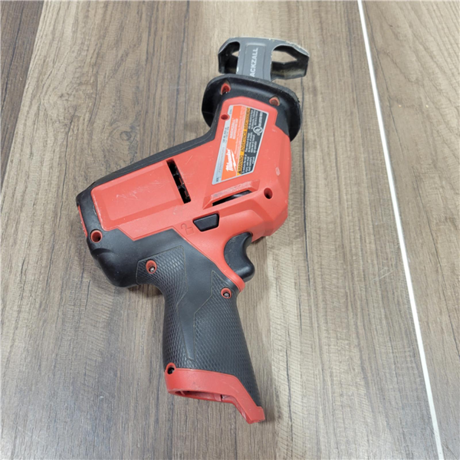 AS-IS MILWAUKEE M12 Fuel Kit De Sierra Sable Reciproca Hackzall Con 1 BaterÃ­a Milwaukee