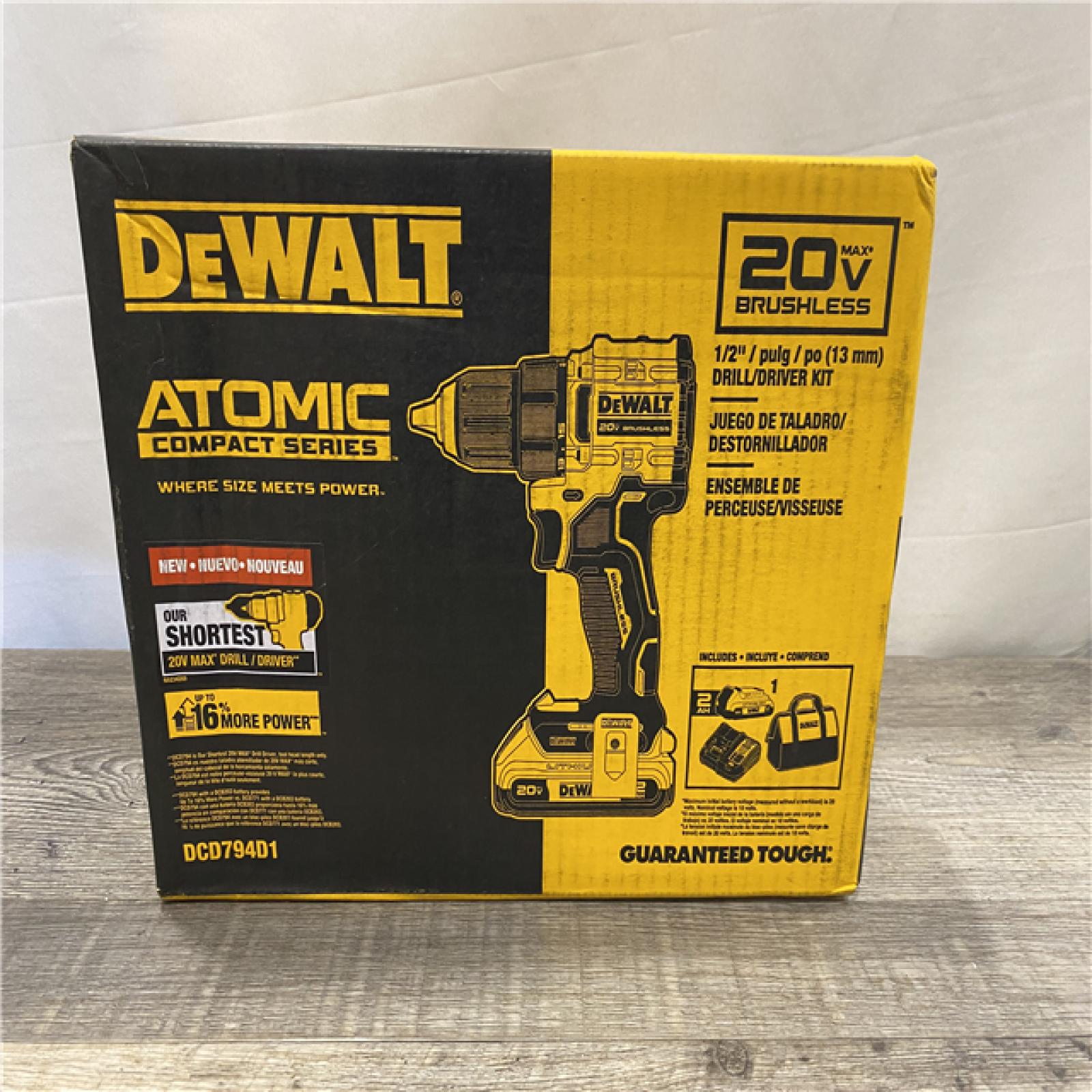 NEW - DEWALT Atomic 20V Lithium-Ion Cordless Compact 1/2 in. Drill/Driver Kit