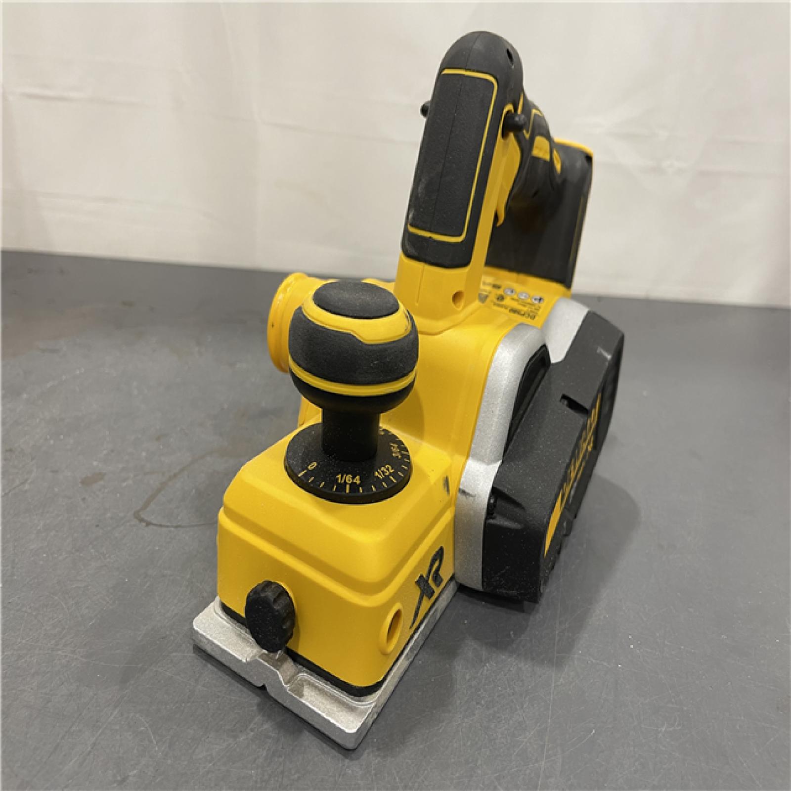 AS-IS - DEWALT 20V MAX XR Cordless Brushless 3-1/4 in. Planer
