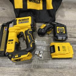 AS-IS DEWALT ATOMIC 20V MAX Lithium Ion Cordless 23 Gauge Pin Nailer Kit