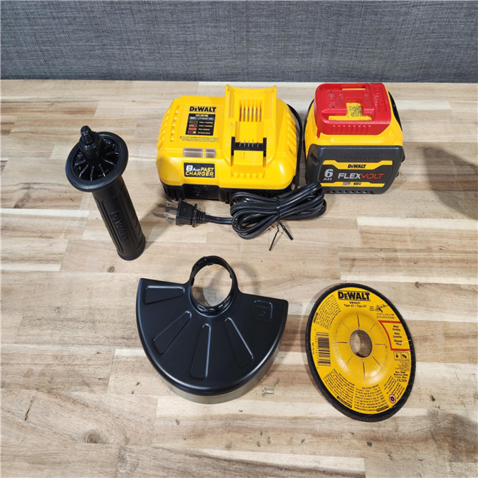 HOUSTON LOCATION - AS-IS DeWalt FLEXVOLT 60V Cordless 4-1/2 to 6 in. Grinder Kit (Battery & Charger)