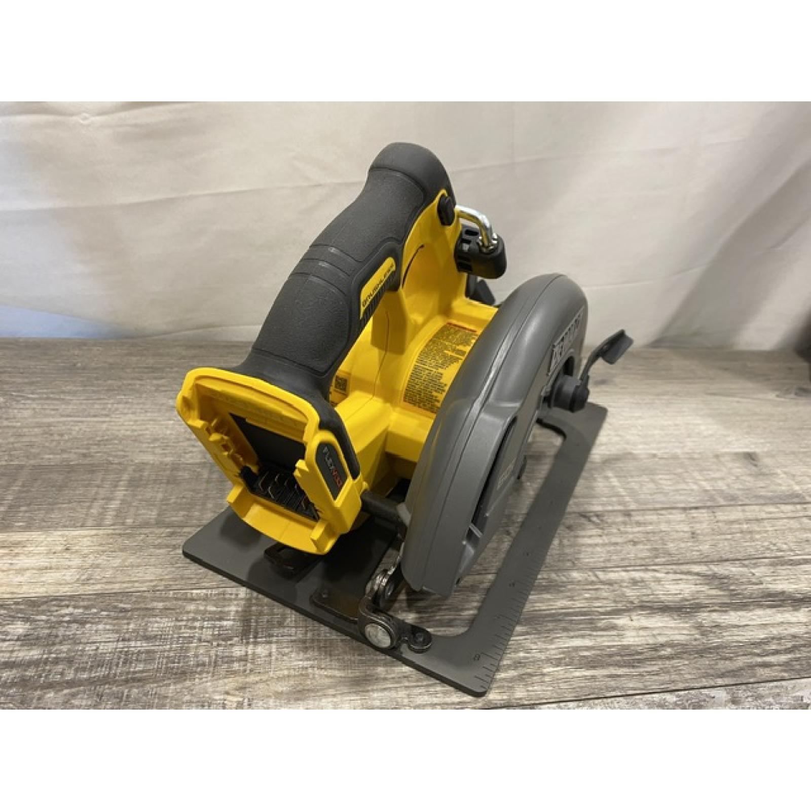 AS-IS DEWALT FLEXVOLT 60V MAX Cordless Brushless 7-1/4 in. Circular Saw with Brake (Tool Only)