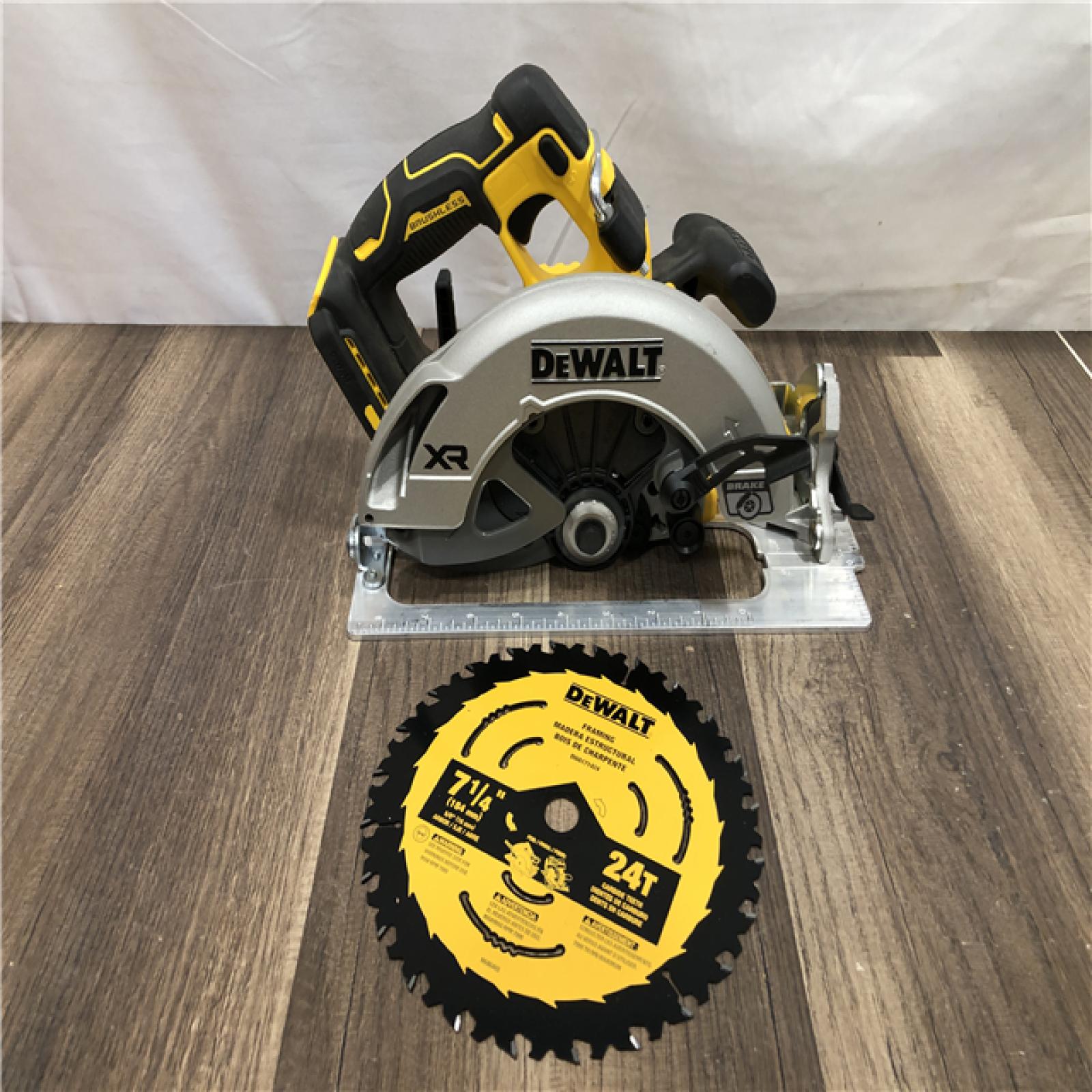AS-IS DEWALT 20-Volt MAX 7-1/4 in. Cordless Circular Saw (Tool Only)