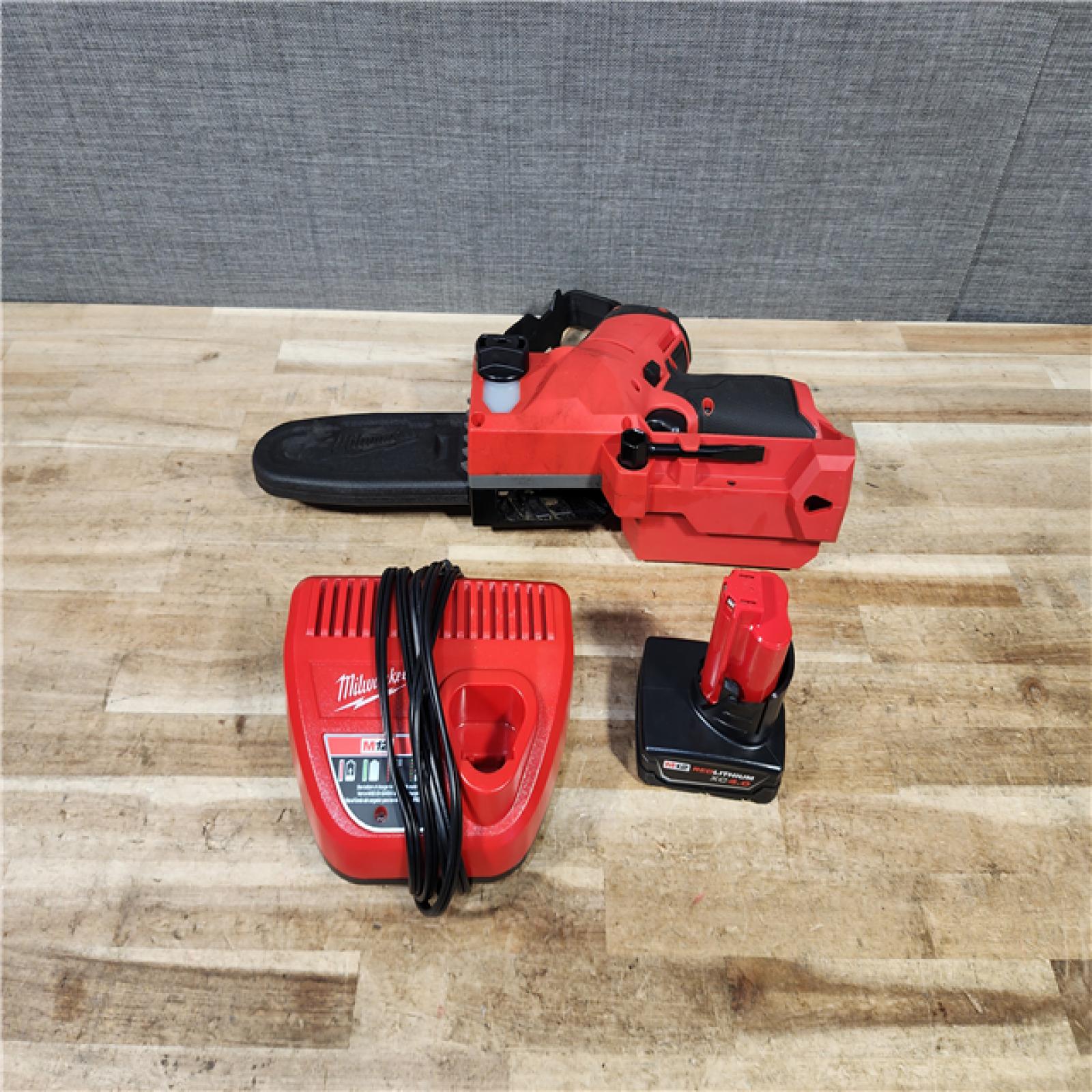 HOUSTON LOCATION - AS - IS Milwaukee FUEL 6 in. 12V Lithium-Ion Brushless Cordless Pruning Saw HATCHET (Tool-Only)