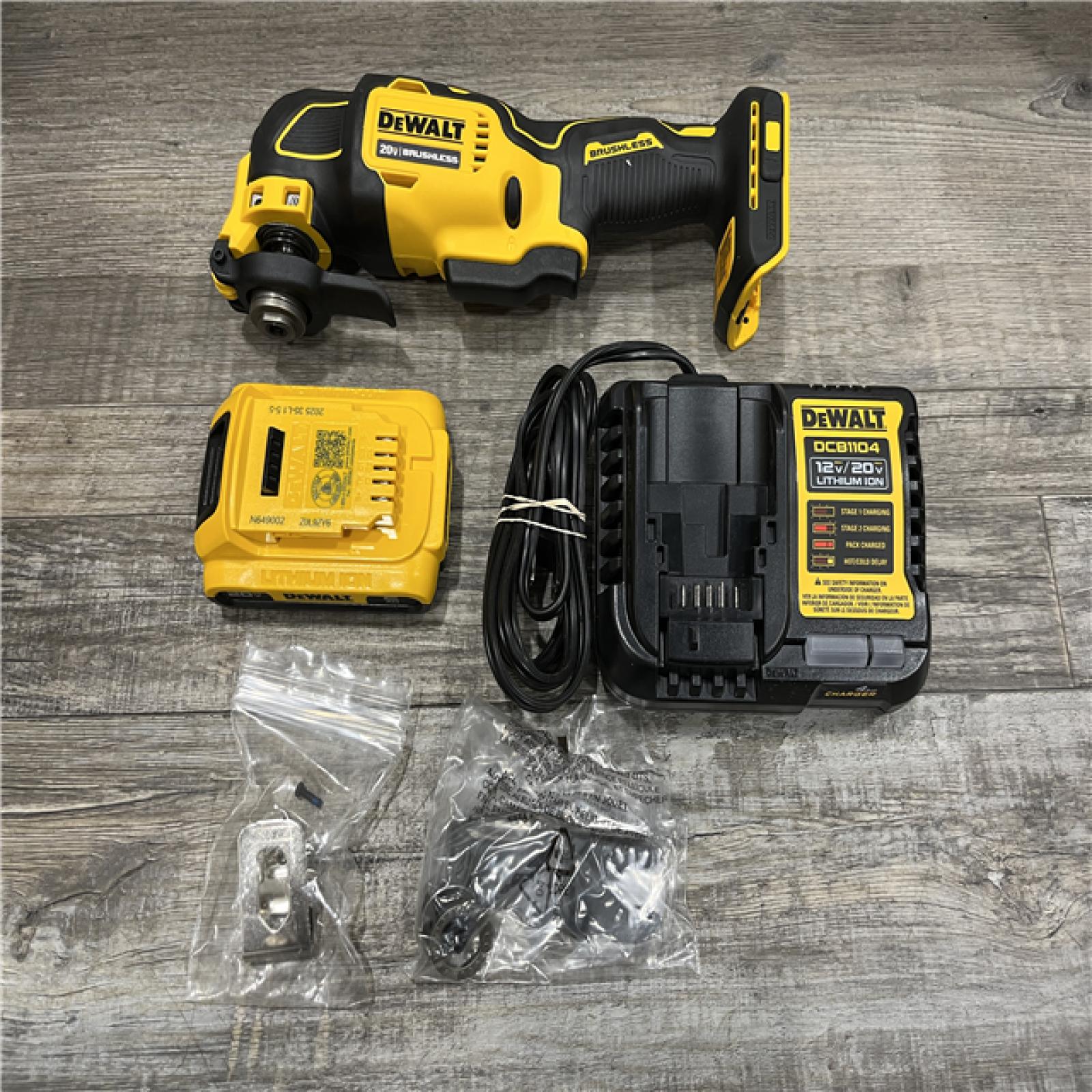 AS-IS DEWALT ATOMIC 20V MAX Cordless Brushless Oscillating Multi Tool Kit