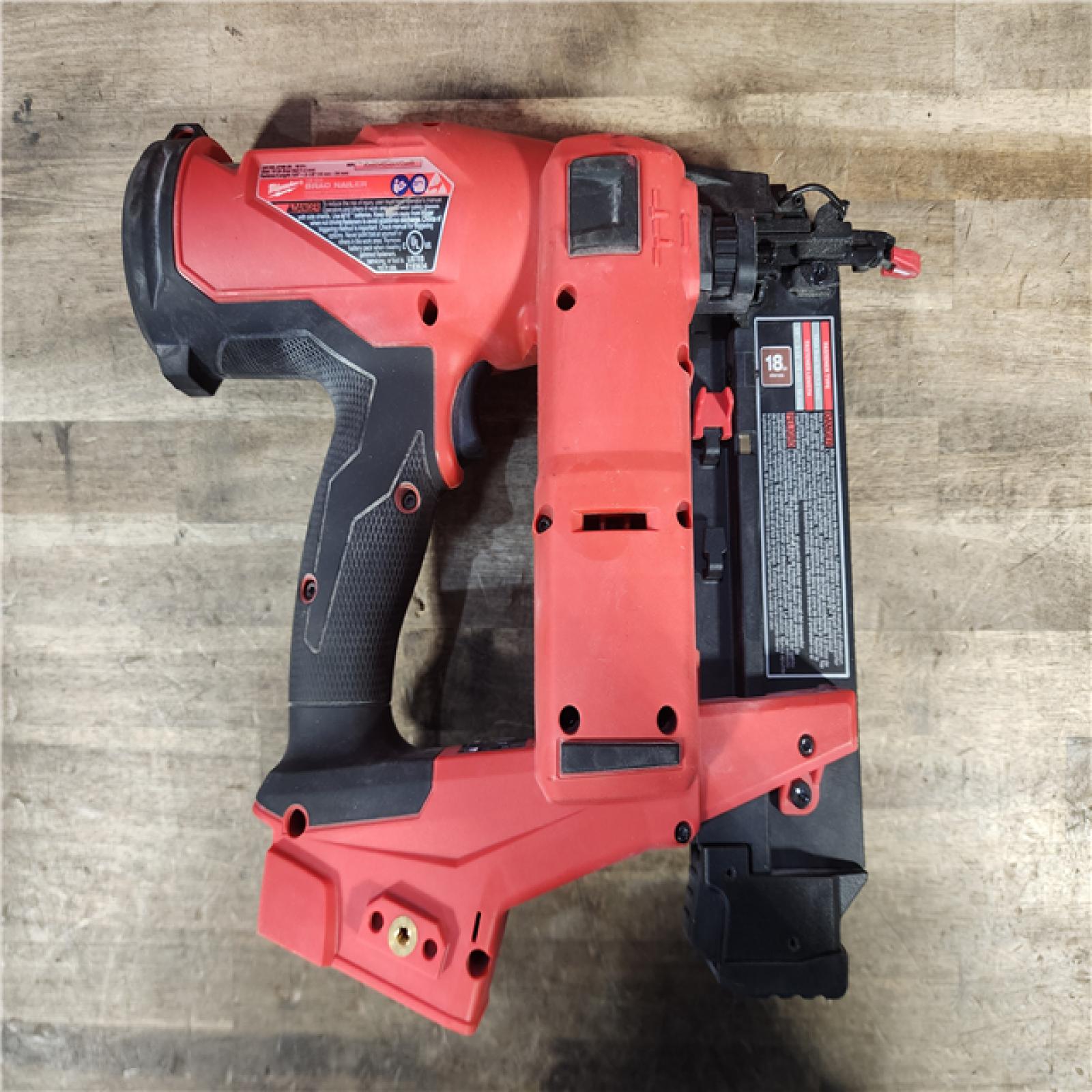 HOUSTON LOCATION - AS-IS Milwaukee M18 Fuel 18V Brushless 18-Gauge Brad Nailer 2746-20 (Bare Tool)